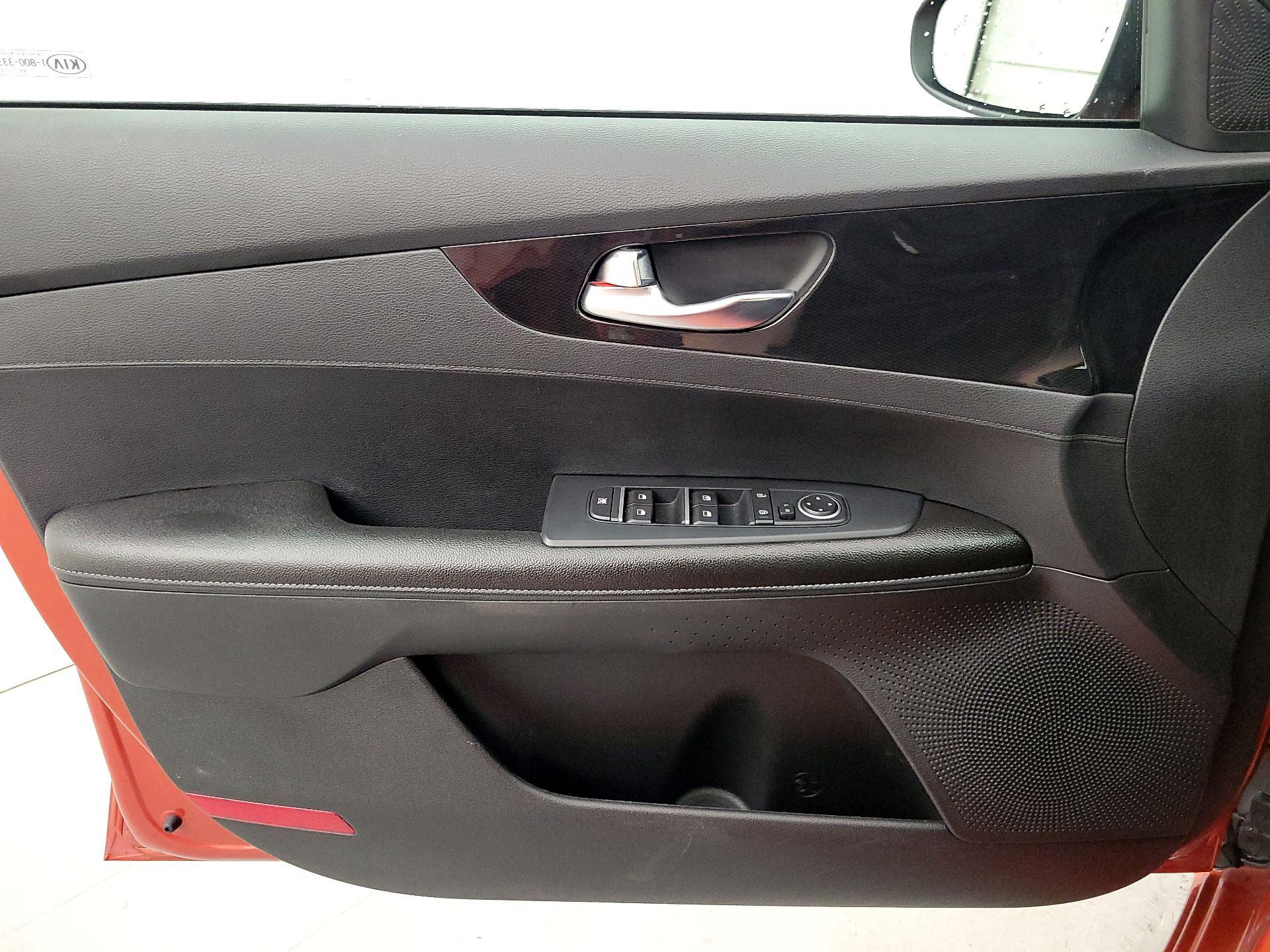 Thumbnail: 2021 Kia Forte - 12