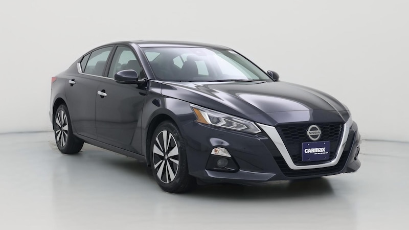 2022 Nissan Altima SL Hero Image