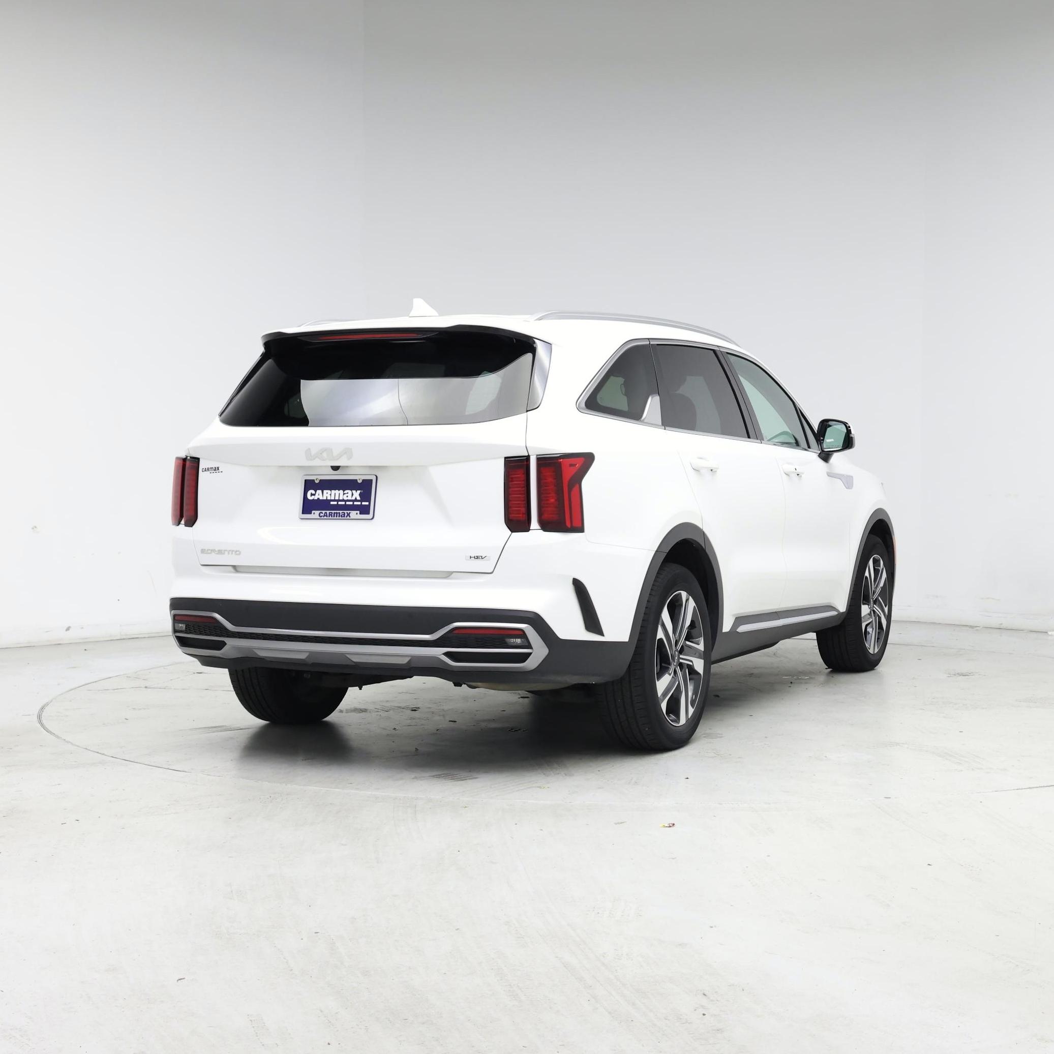 Thumbnail: 2023 Kia Sorento - 8