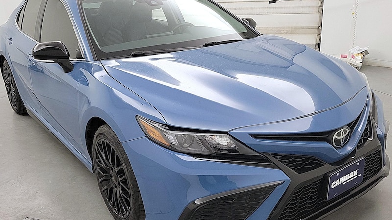 2024 Toyota Camry SE Hero Image