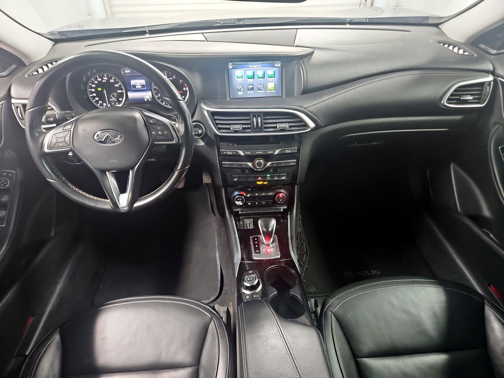 Thumbnail: 2017 INFINITI QX30 - 9