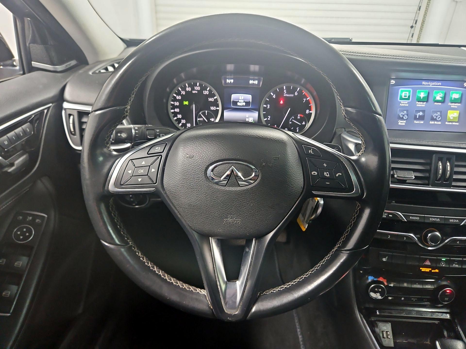 Thumbnail: 2017 INFINITI QX30 - 10