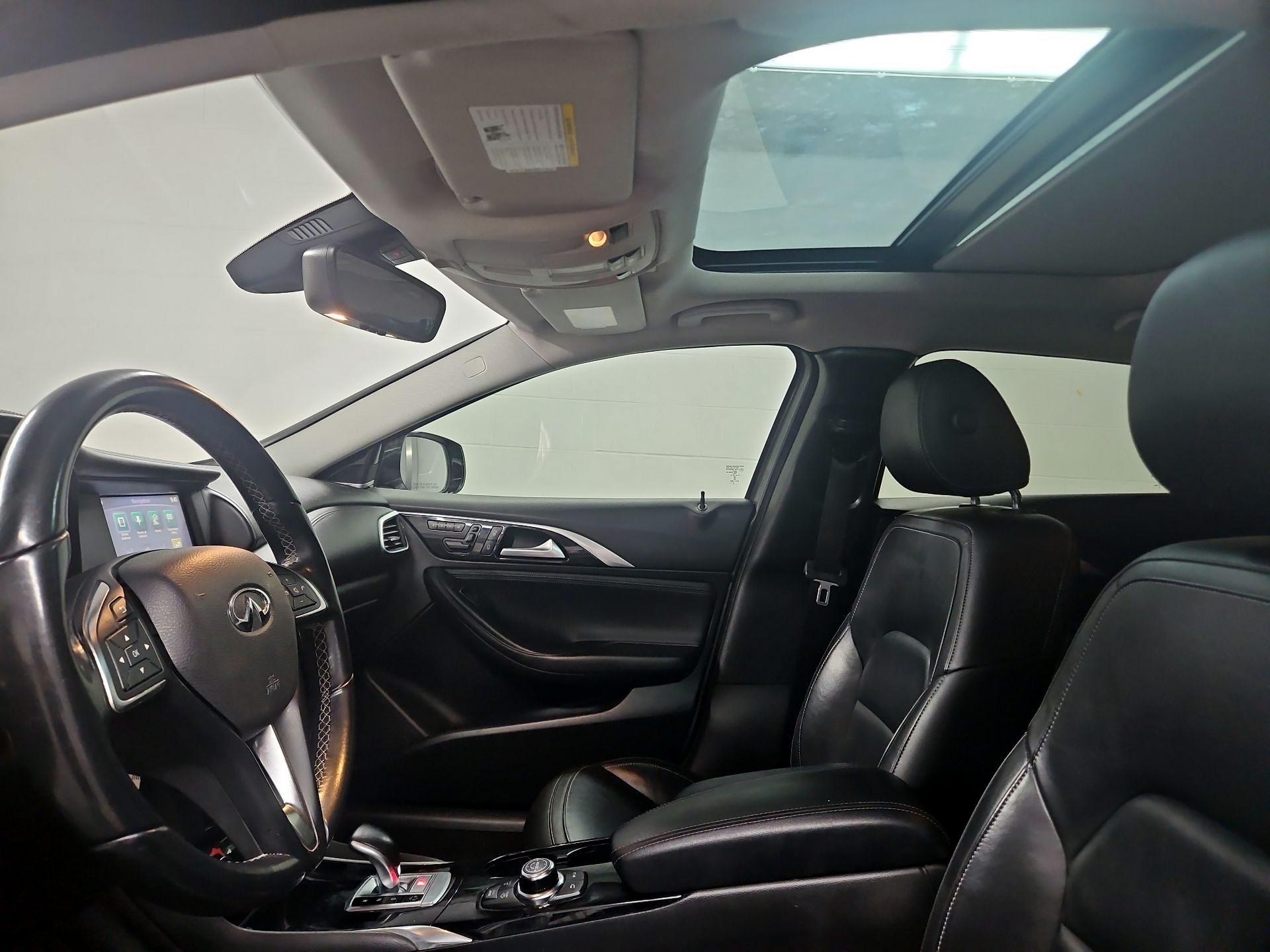 Thumbnail: 2017 INFINITI QX30 - 20