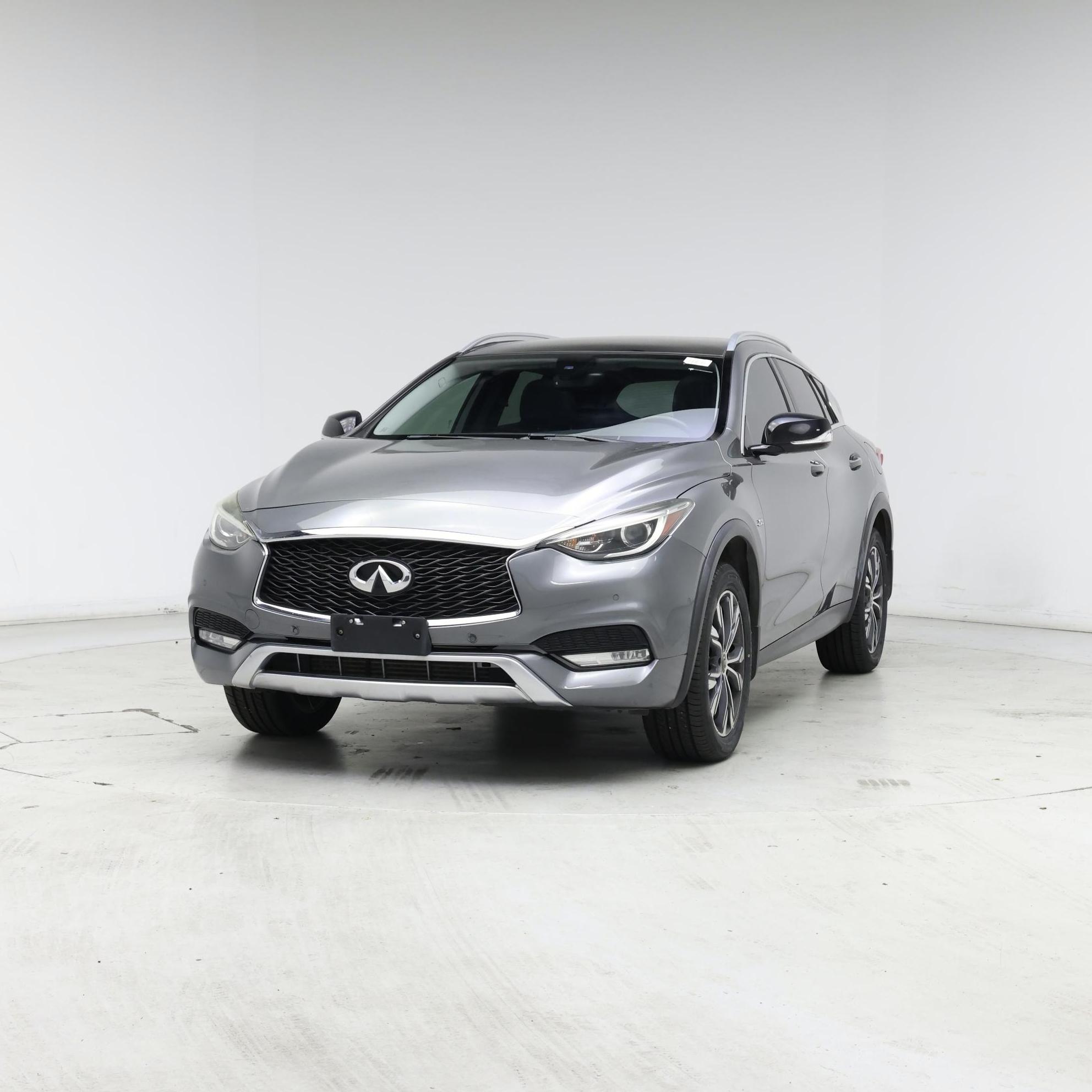 Thumbnail: 2017 INFINITI QX30 - 4