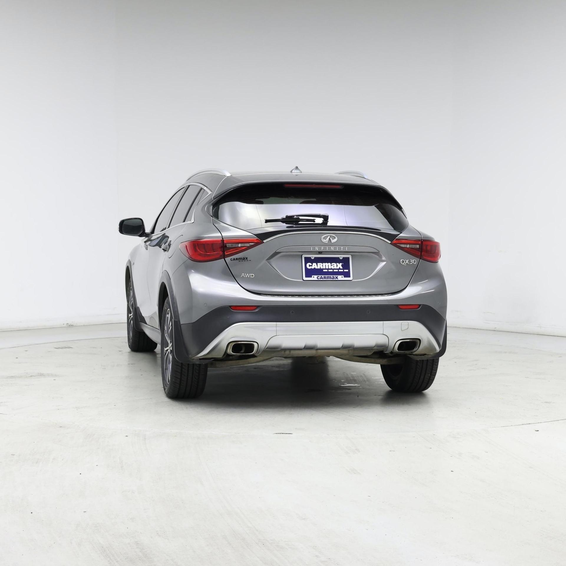 Thumbnail: 2017 INFINITI QX30 - 6