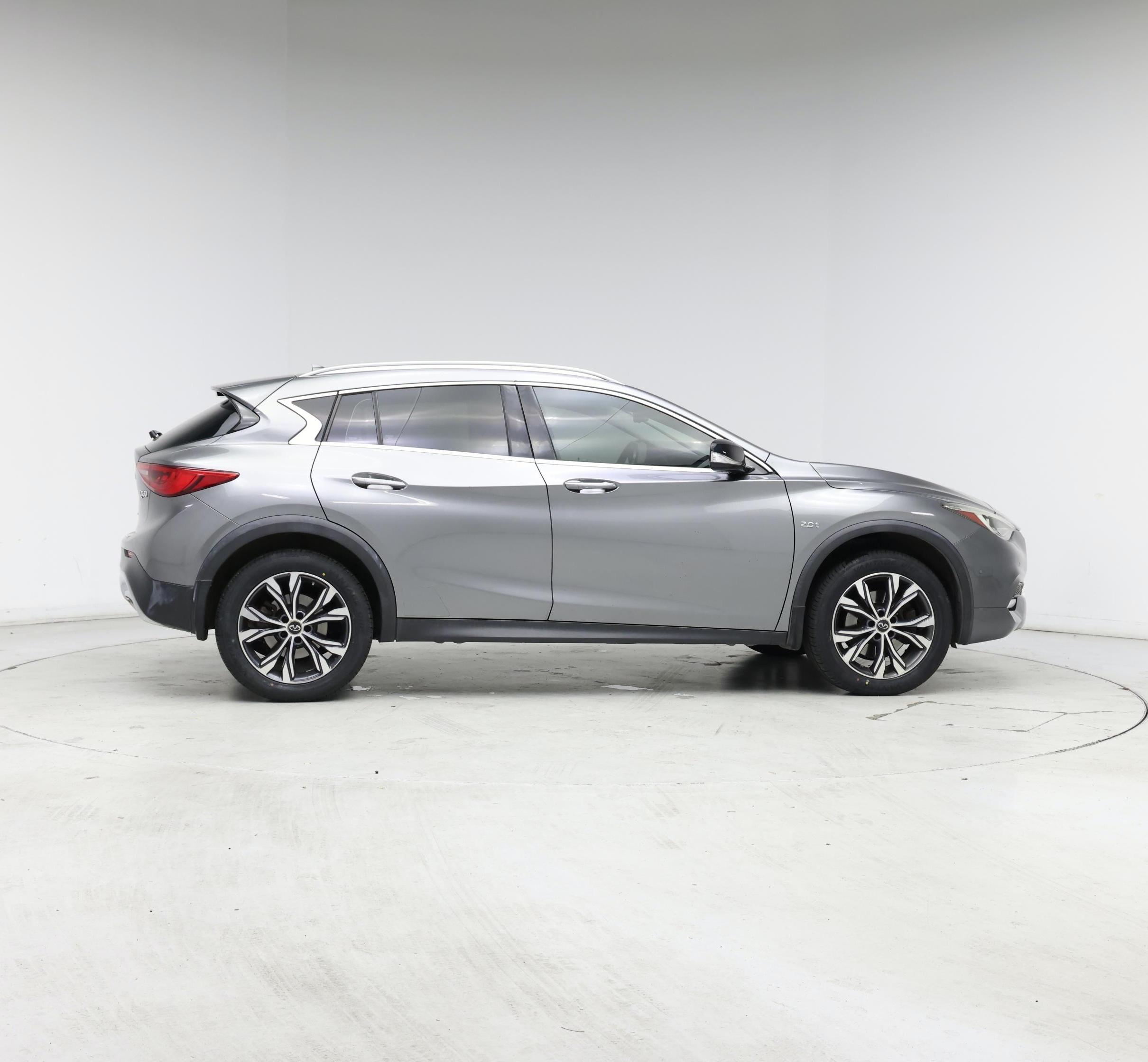 Thumbnail: 2017 INFINITI QX30 - 7