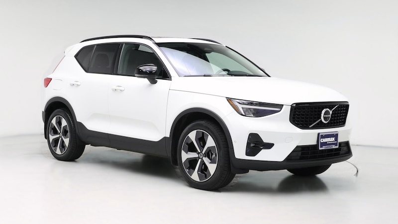 2023 Volvo XC40 B5 Plus Hero Image