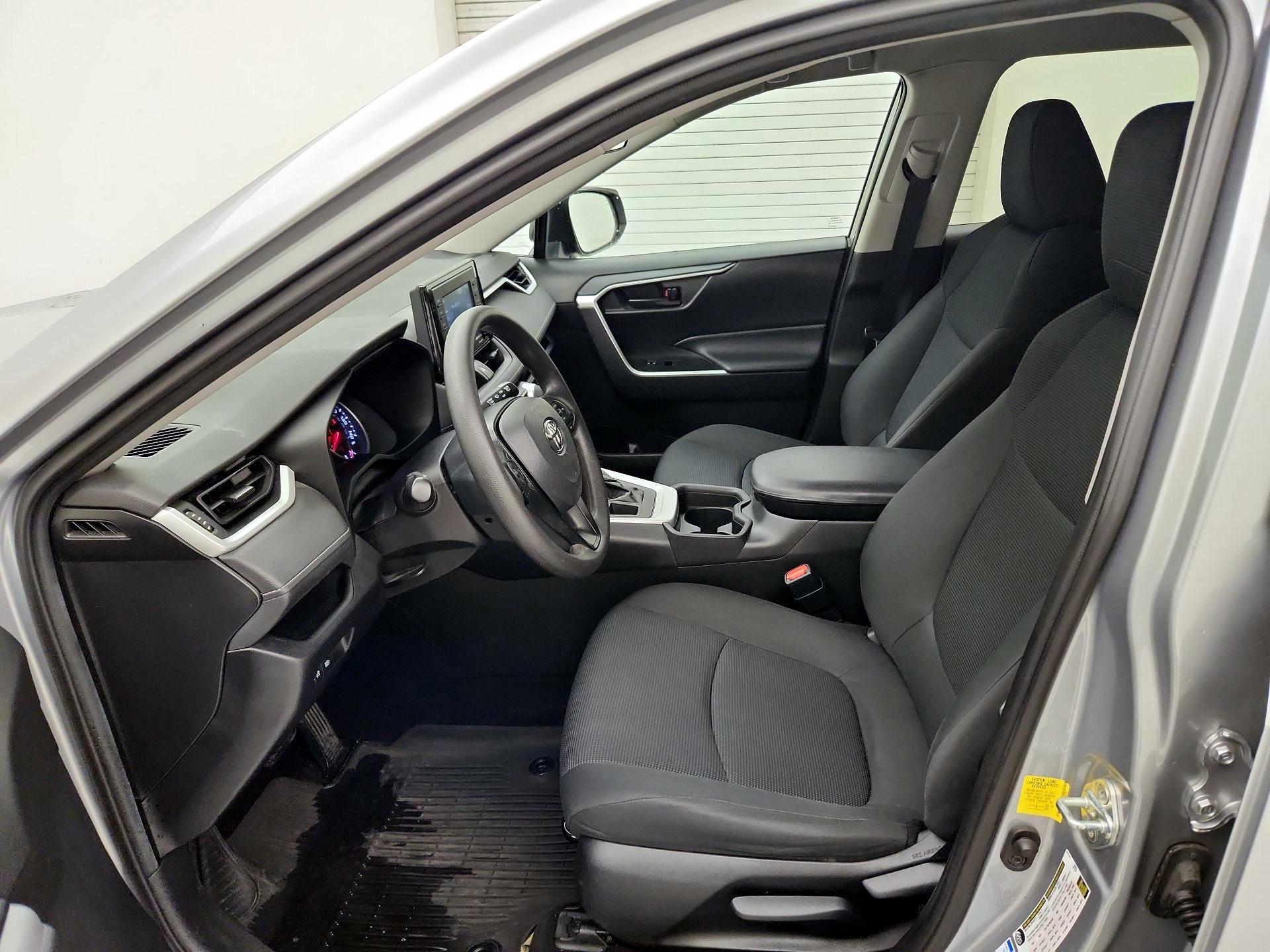 Thumbnail: 2021 Toyota RAV4 - 11