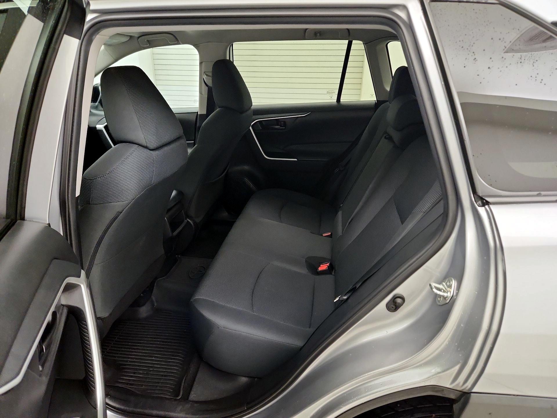 Thumbnail: 2021 Toyota RAV4 - 19