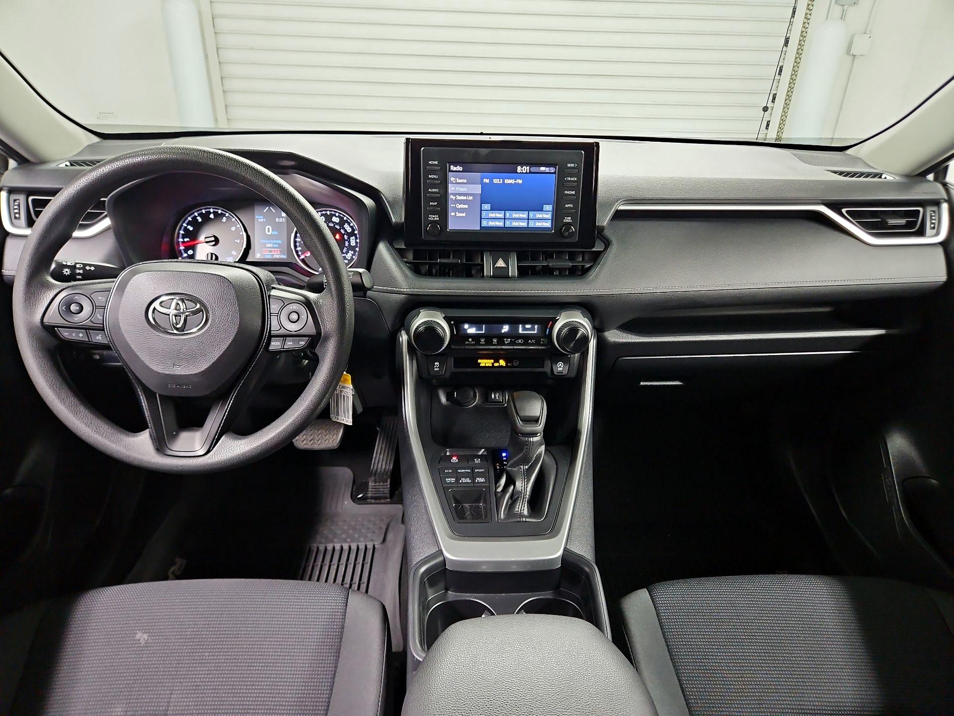 Thumbnail: 2019 Toyota RAV4 - 9