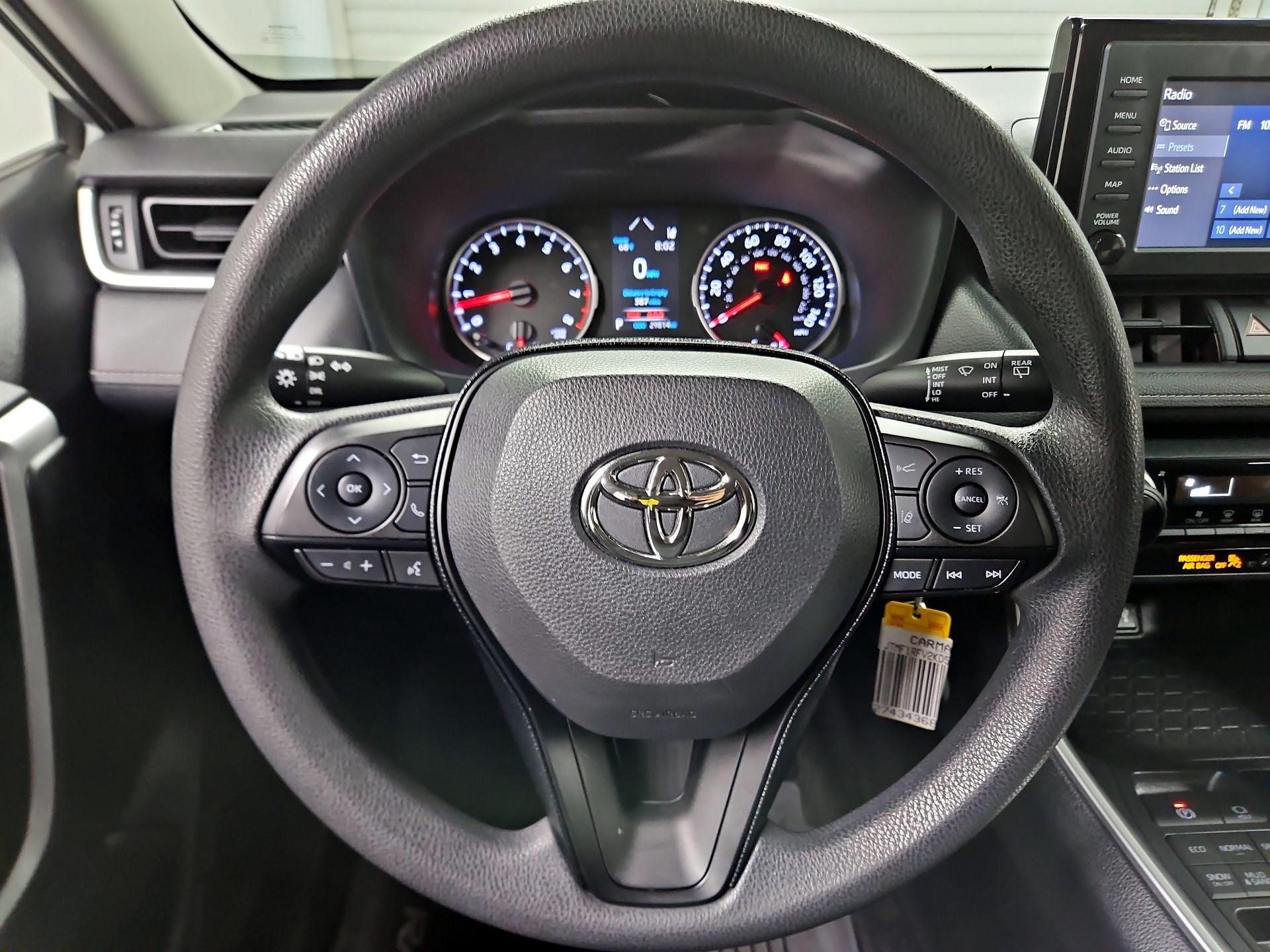 Thumbnail: 2019 Toyota RAV4 - 10