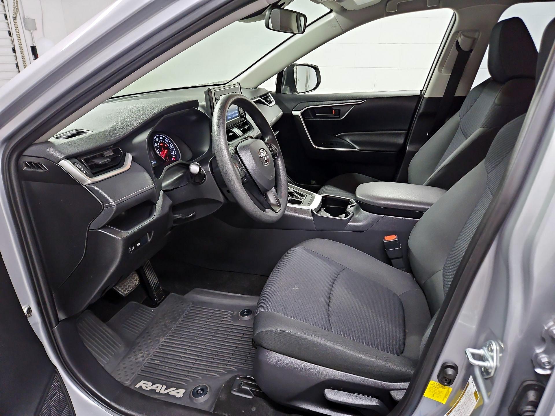 Thumbnail: 2019 Toyota RAV4 - 11