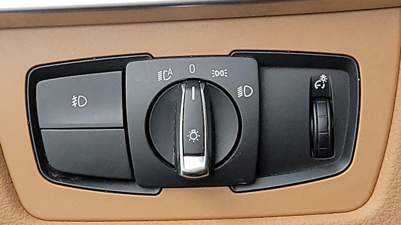 2017 BMW 3 Series 330xi 11