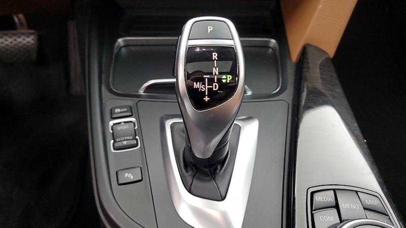 2017 BMW 3 Series 330xi 16