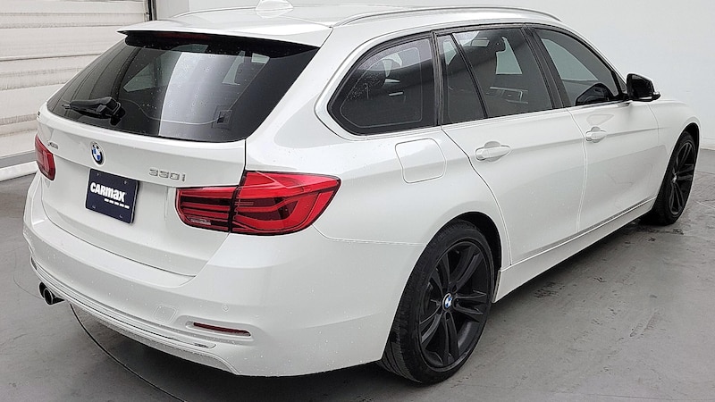 2017 BMW 3 Series 330xi 5