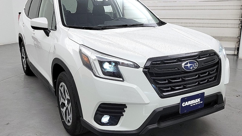 2024 Subaru Forester Premium Hero Image