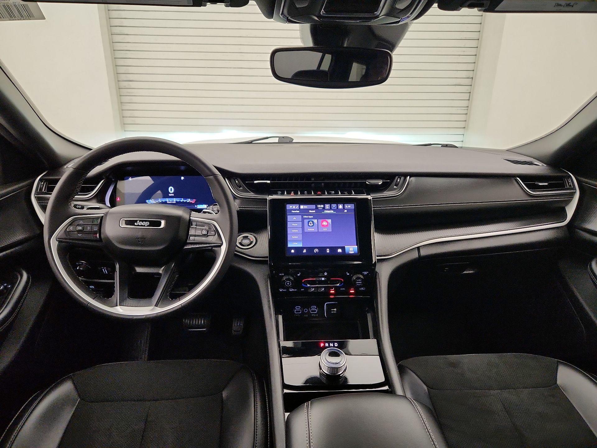 Thumbnail: 2023 Jeep Grand Cherokee L - 9