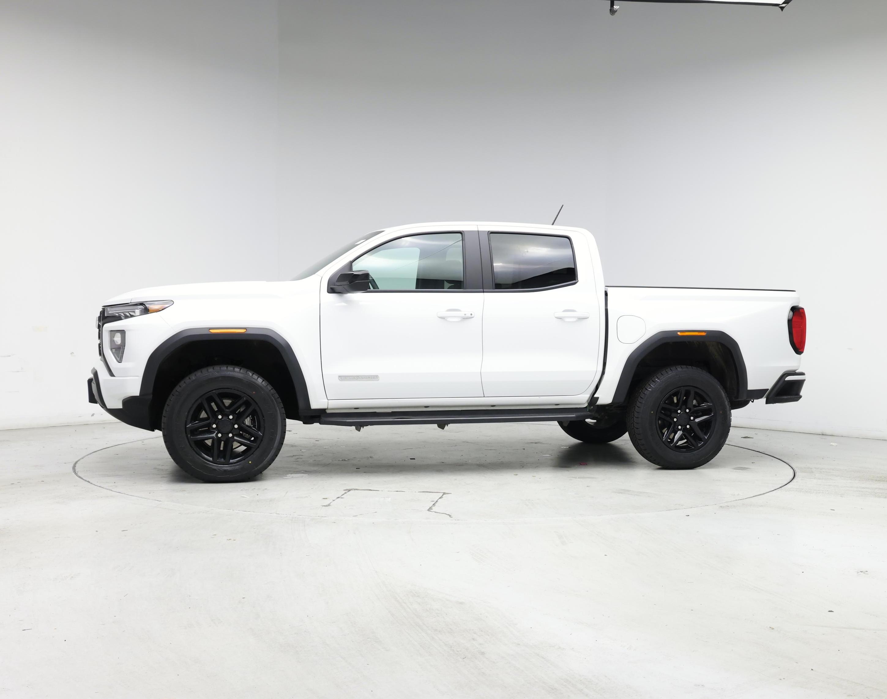 Thumbnail: 2024 GMC Canyon - 3