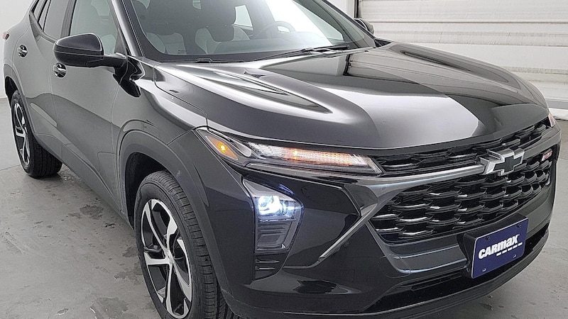 2024 Chevrolet Trax RS Hero Image