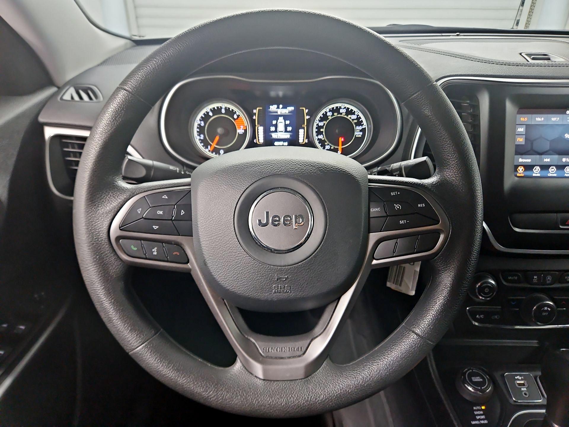 Thumbnail: 2021 Jeep Cherokee - 10