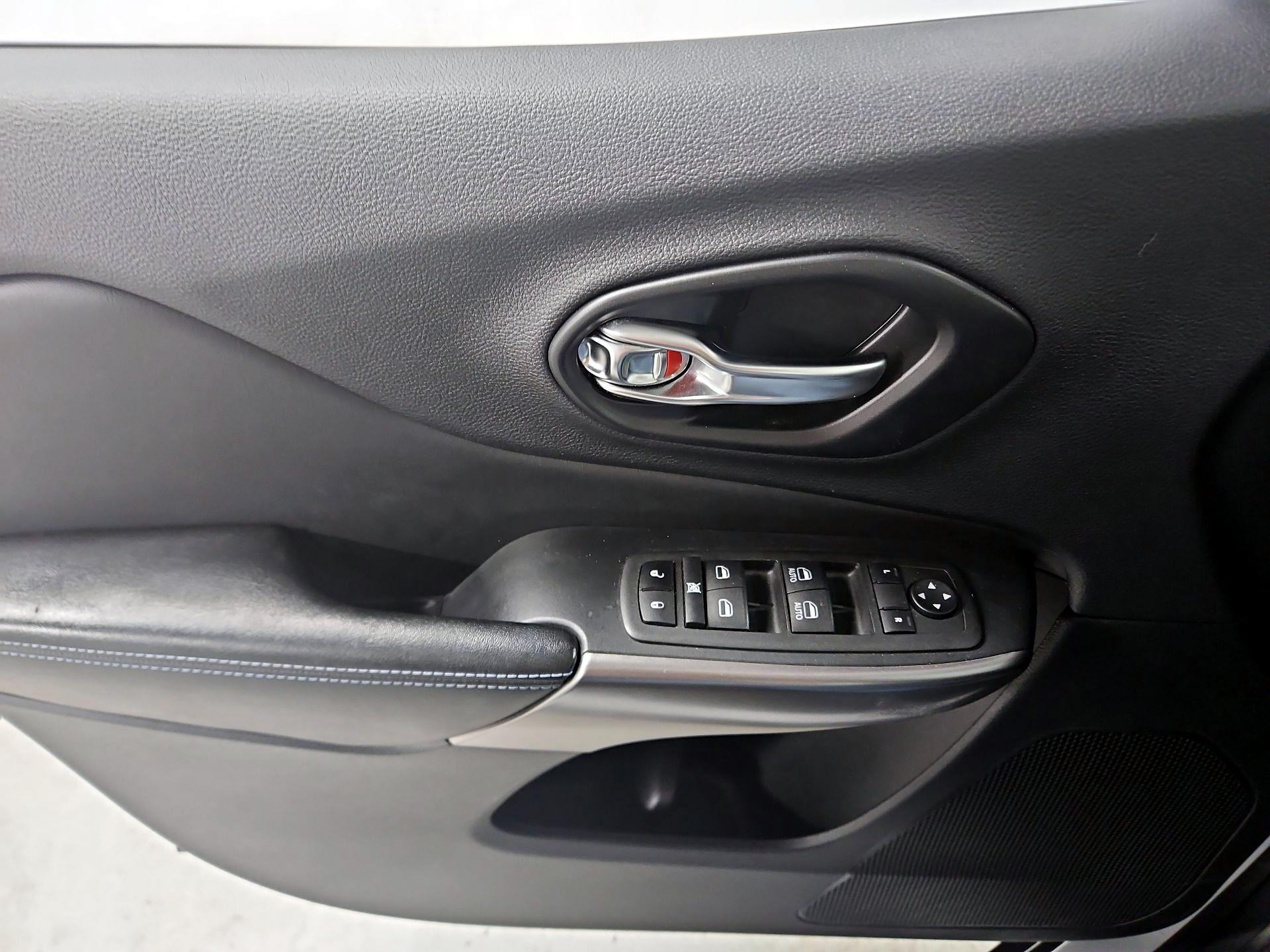 Thumbnail: 2021 Jeep Cherokee - 12