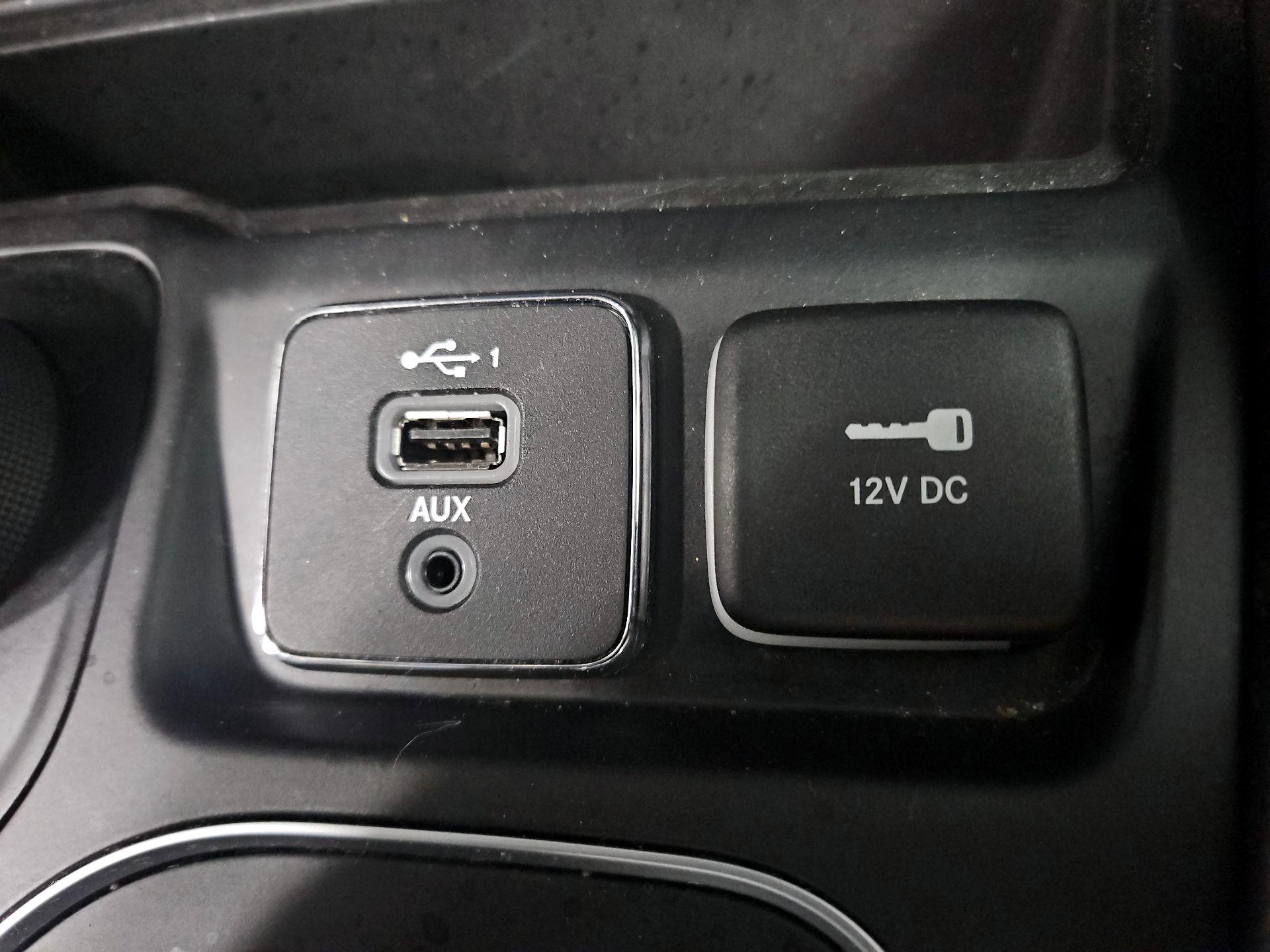 Thumbnail: 2021 Jeep Cherokee - 18