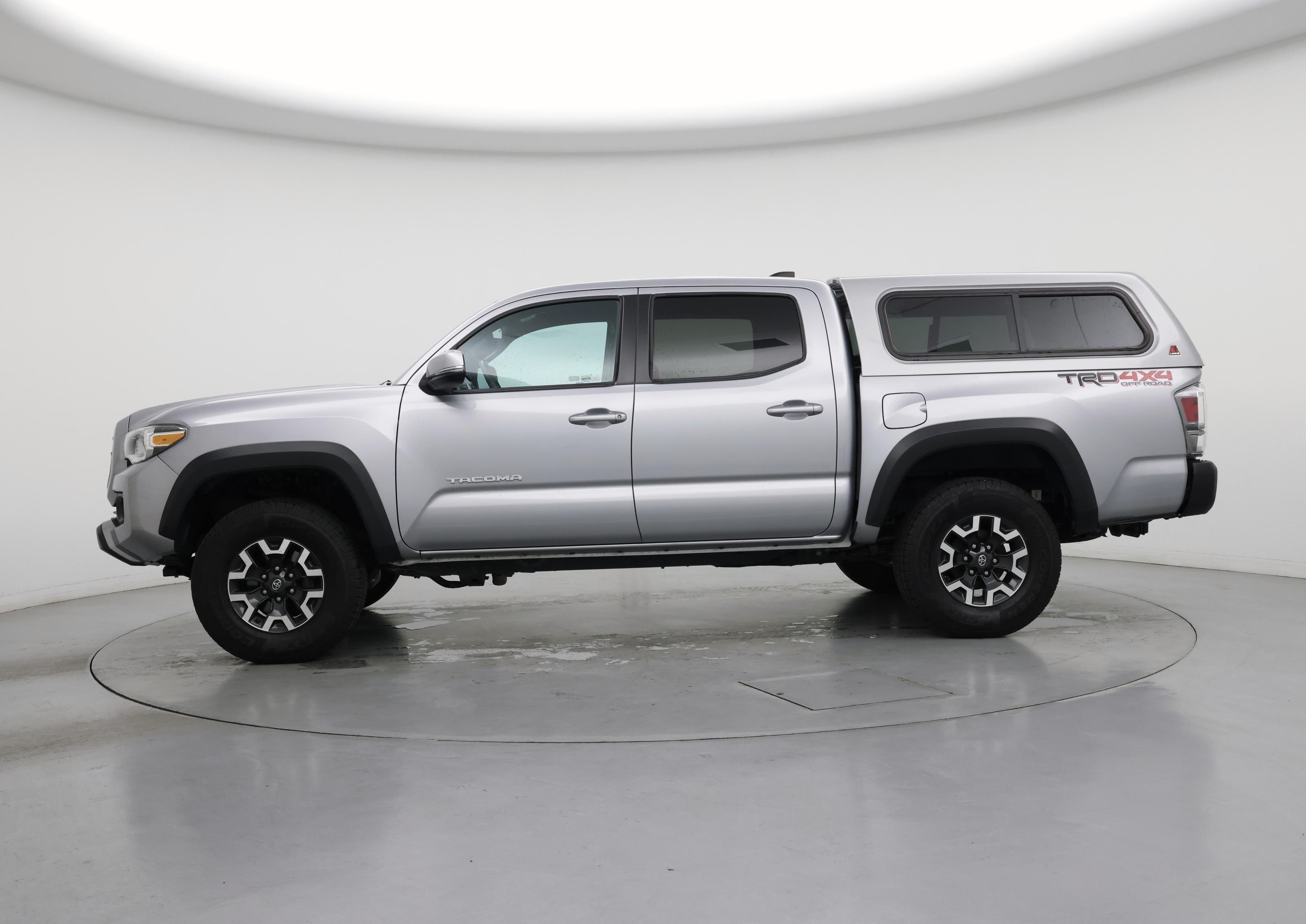 Thumbnail: 2020 Toyota Tacoma - 3