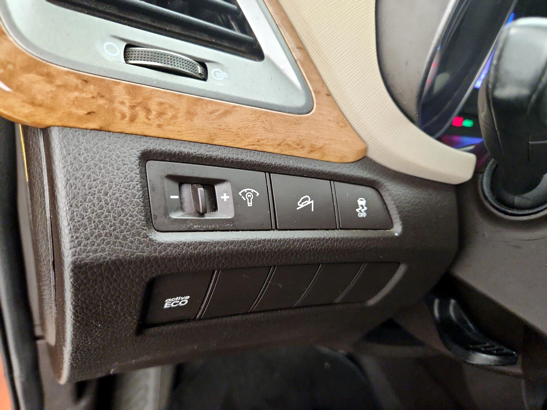Thumbnail: 2016 Hyundai Santa Fe - 13