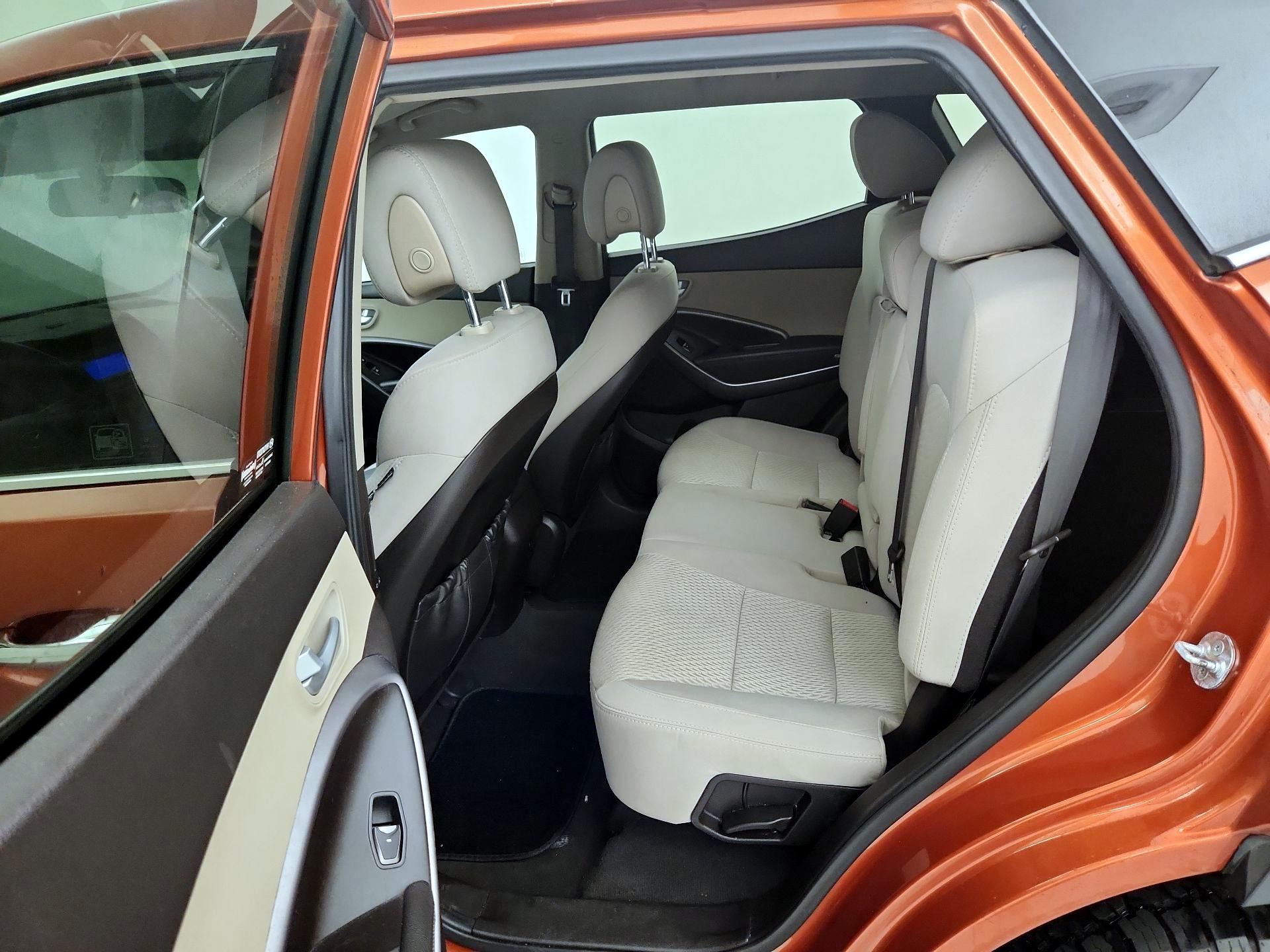 Thumbnail: 2016 Hyundai Santa Fe - 18