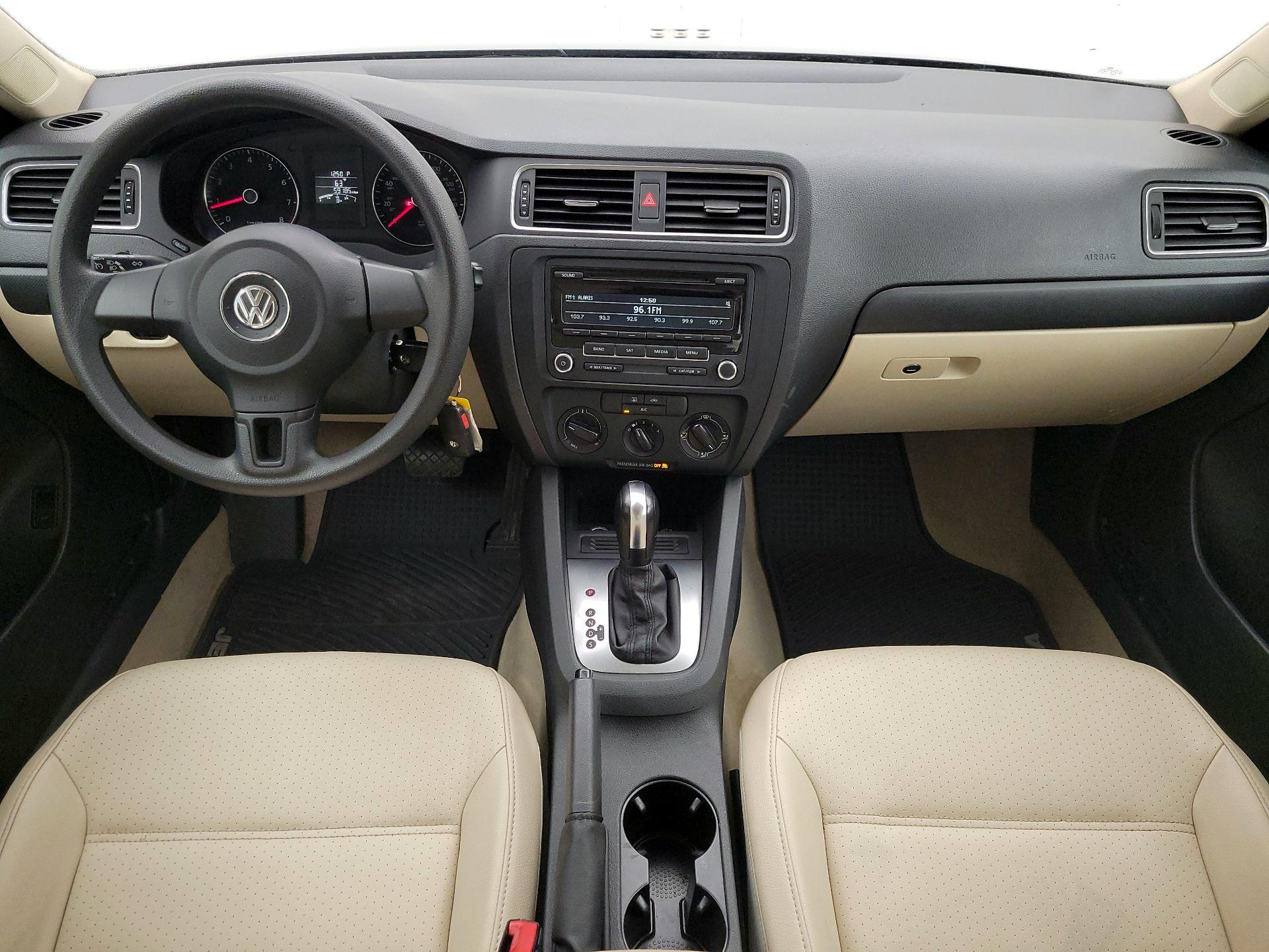 Thumbnail: 2014 Volkswagen Jetta - 9