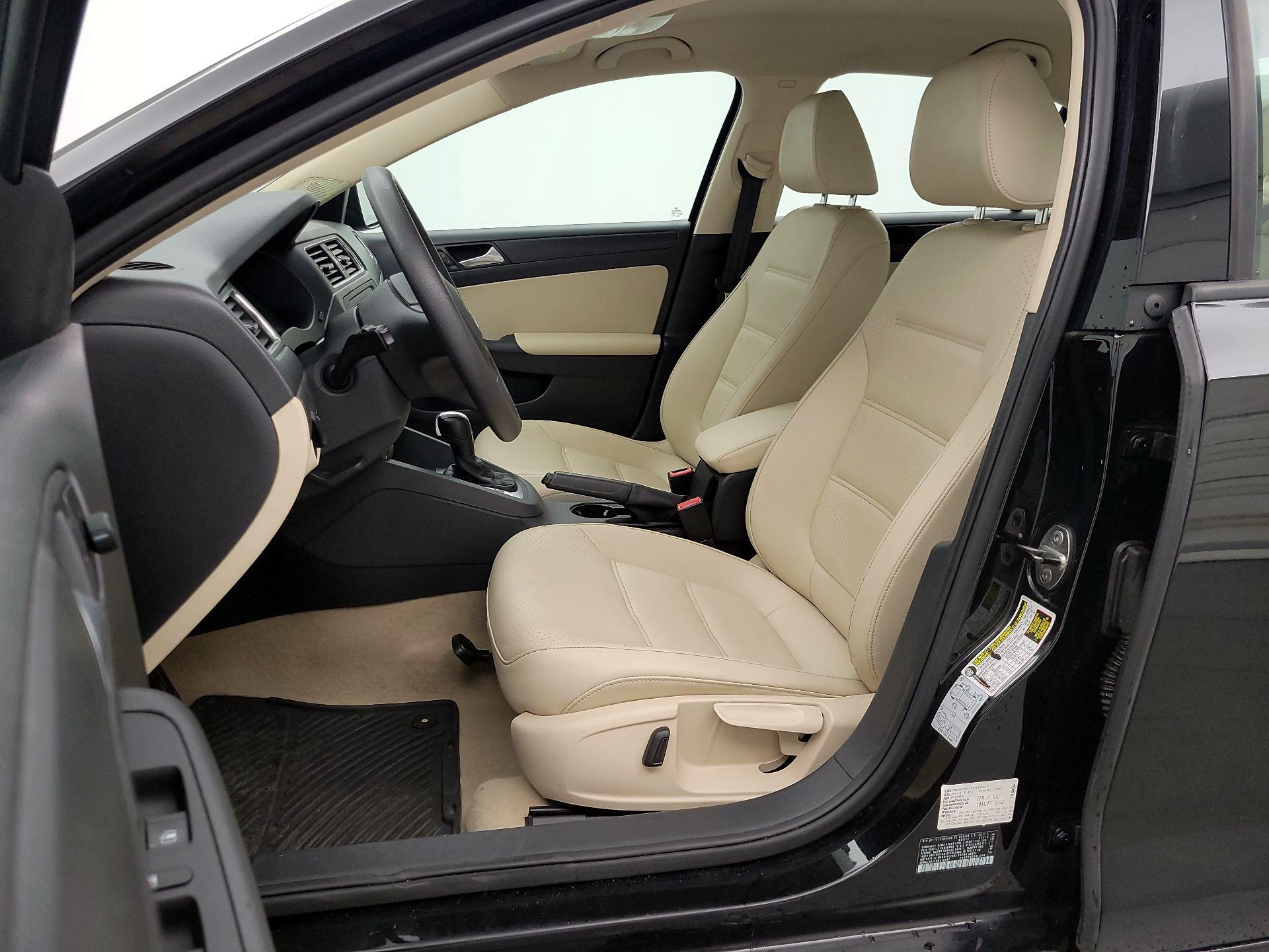 Thumbnail: 2014 Volkswagen Jetta - 11