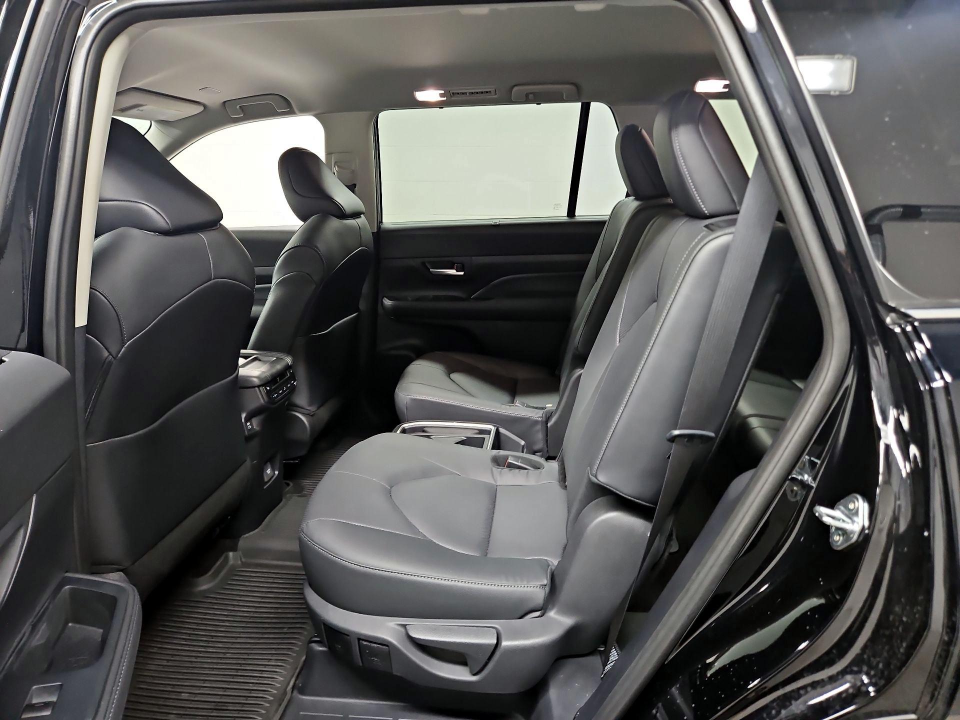 Thumbnail: 2024 Toyota Grand Highlander - 19