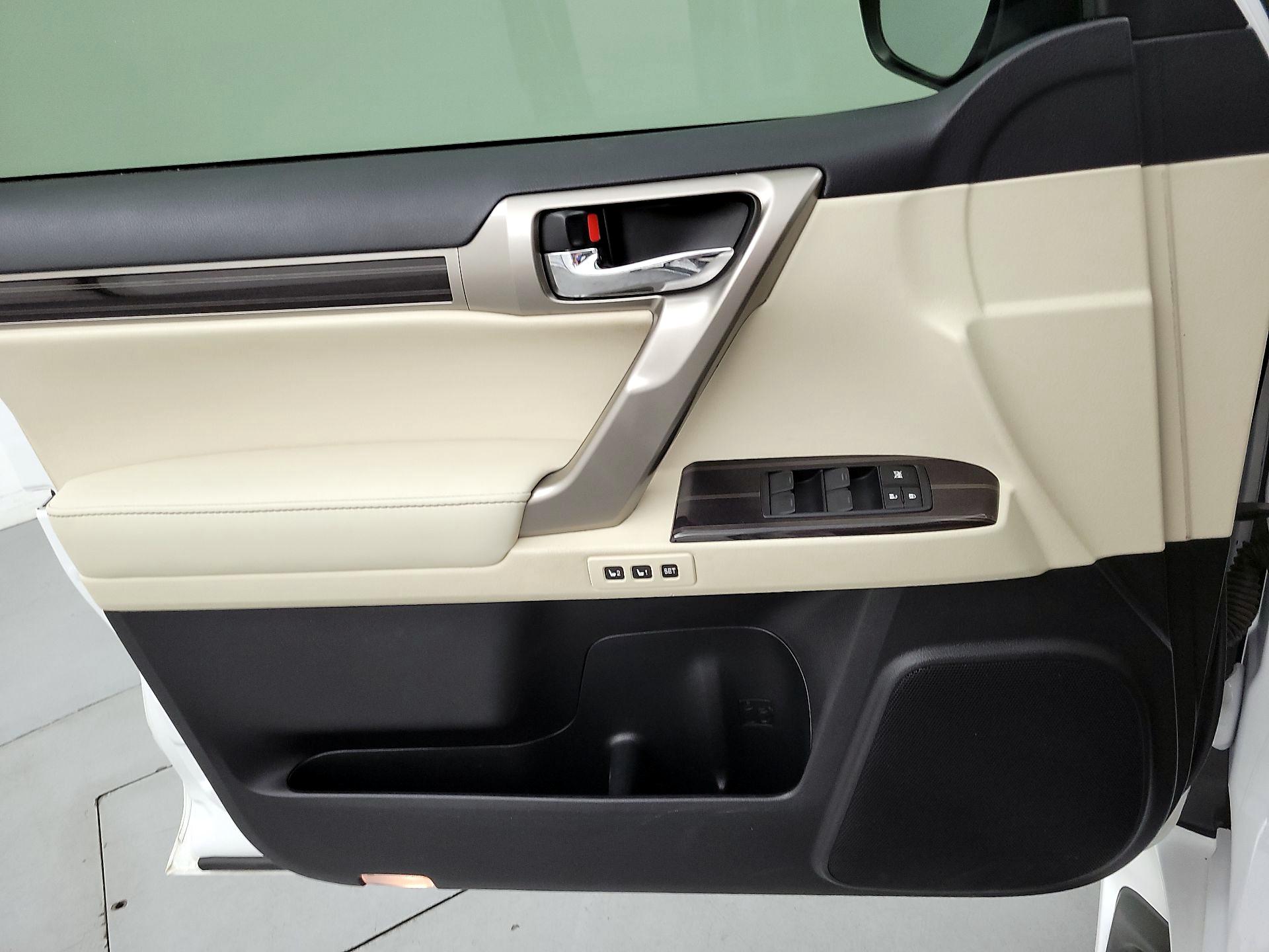 Thumbnail: 2020 Lexus GX - 12