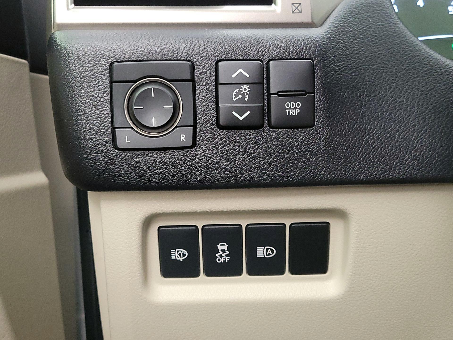 Thumbnail: 2020 Lexus GX - 13