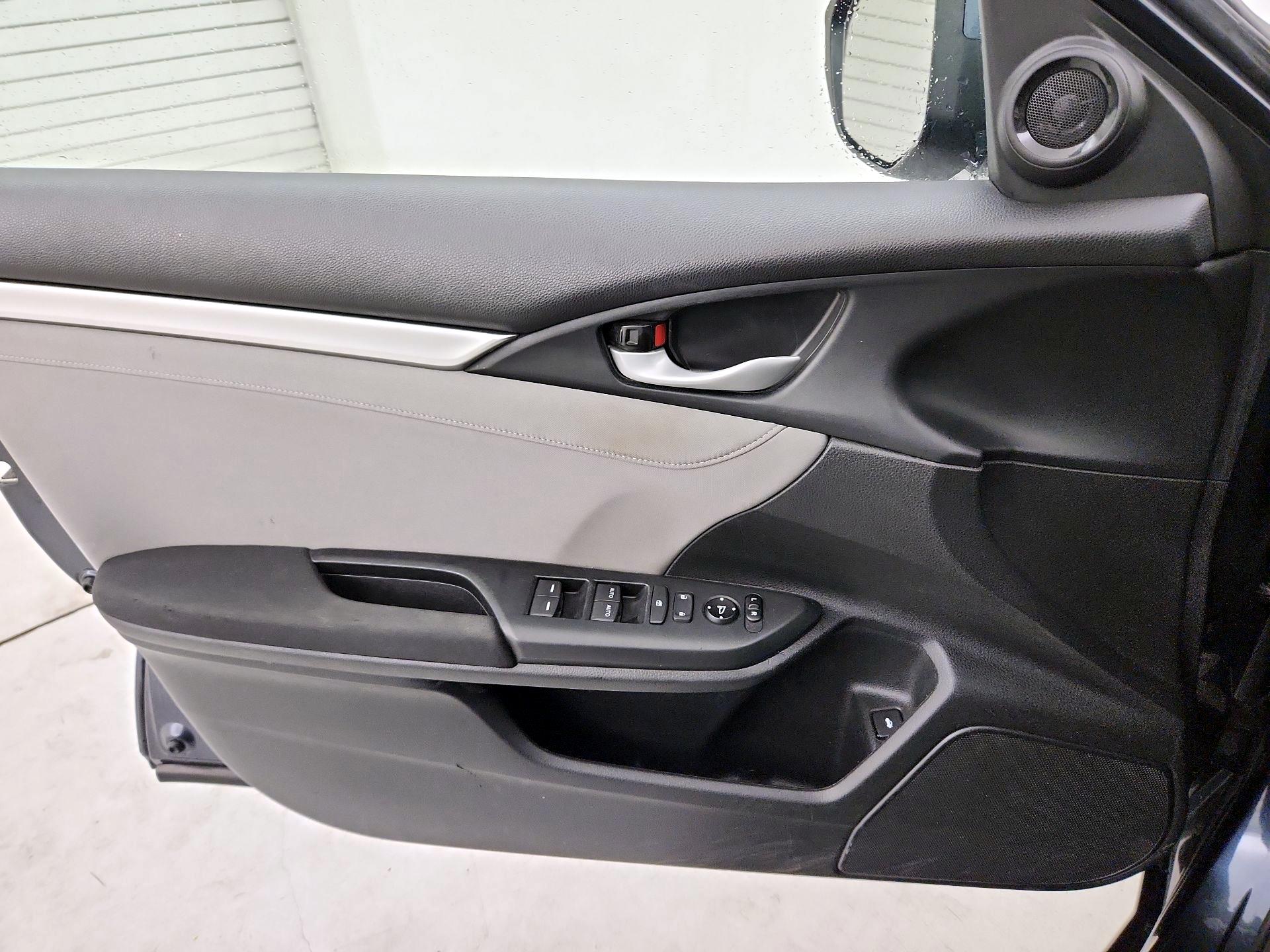 Thumbnail: 2017 Honda Civic - 12