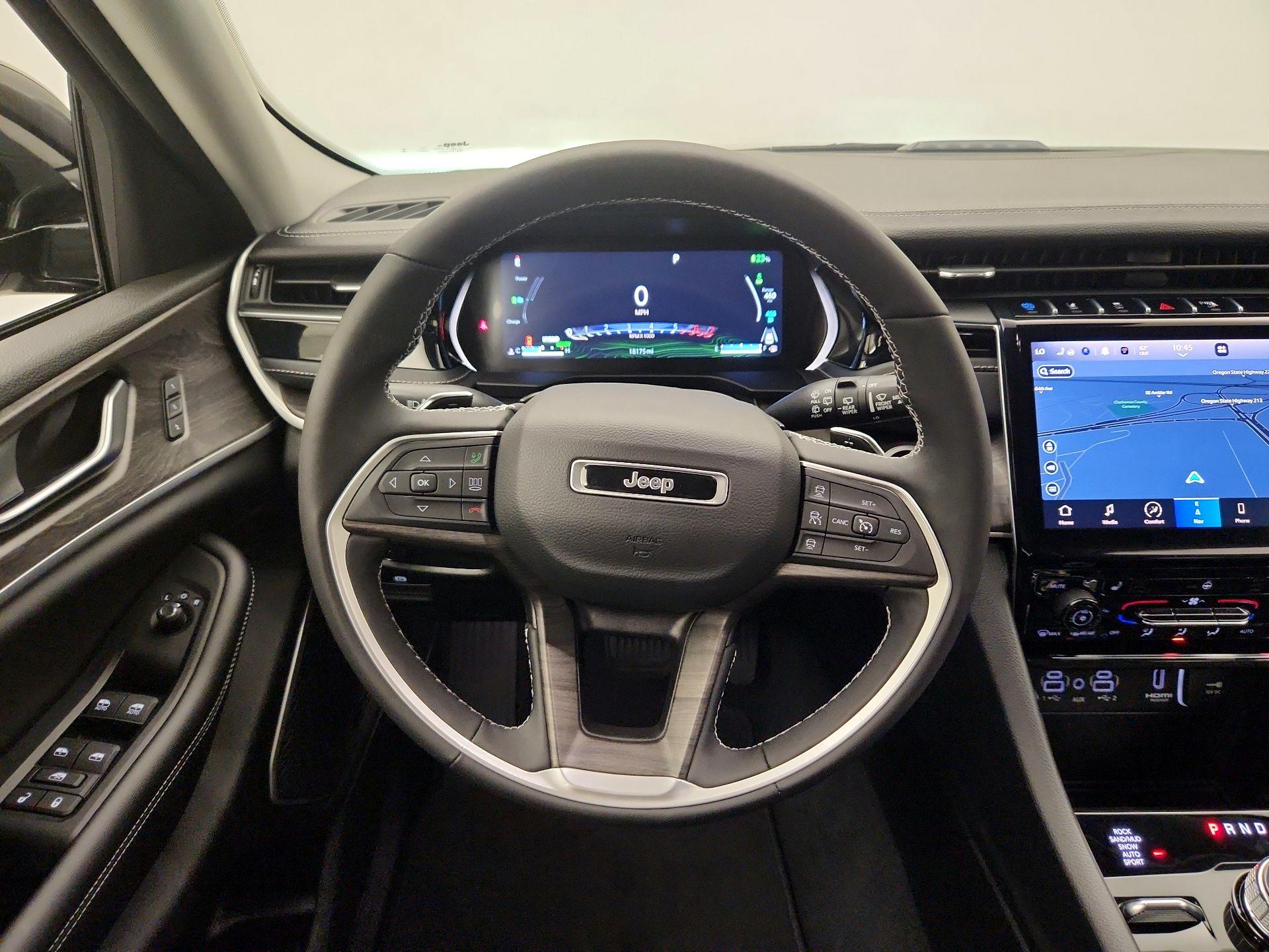 Thumbnail: 2023 Jeep Grand Cherokee - 10