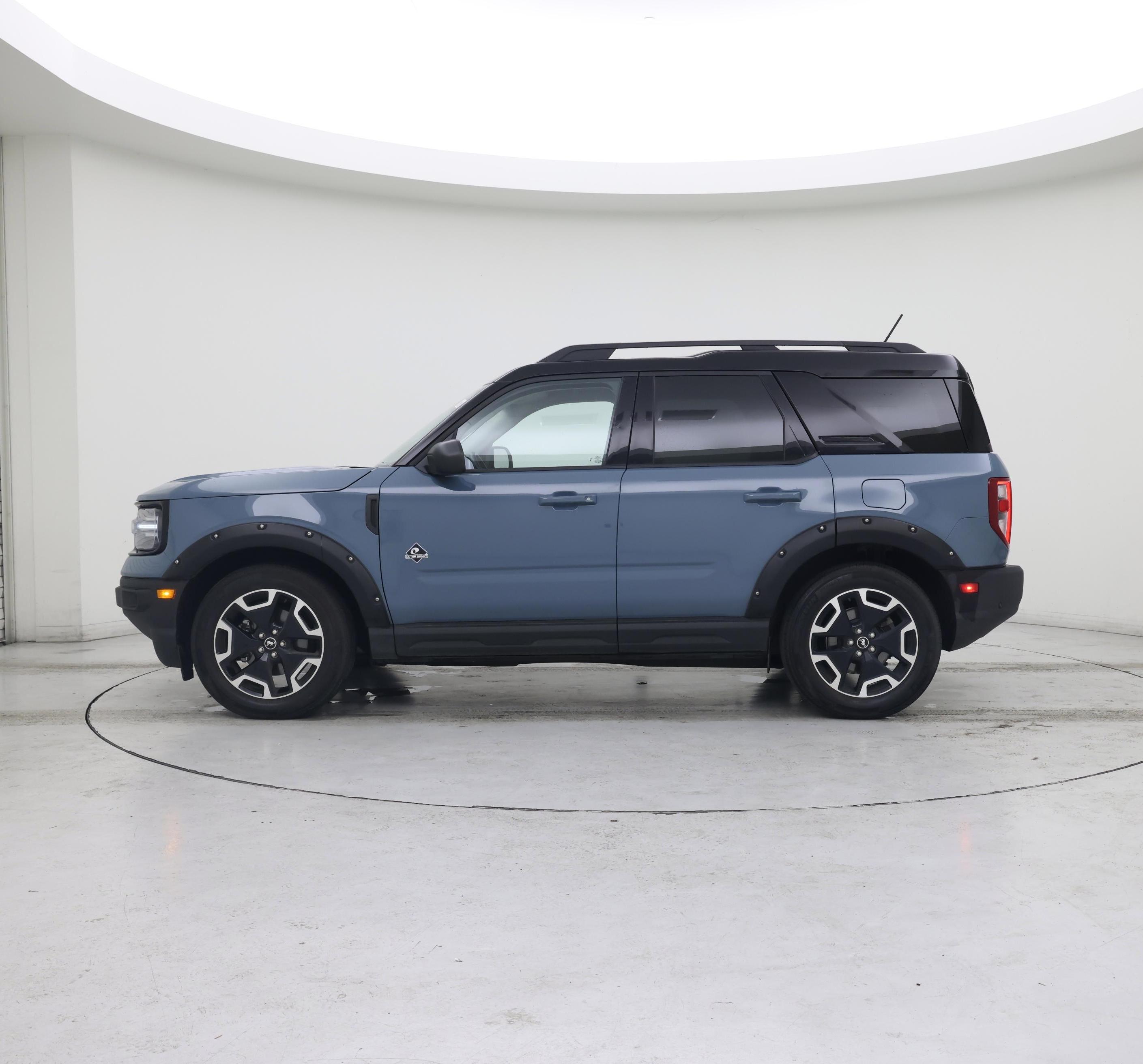 Thumbnail: 2021 Ford Bronco Sport - 3