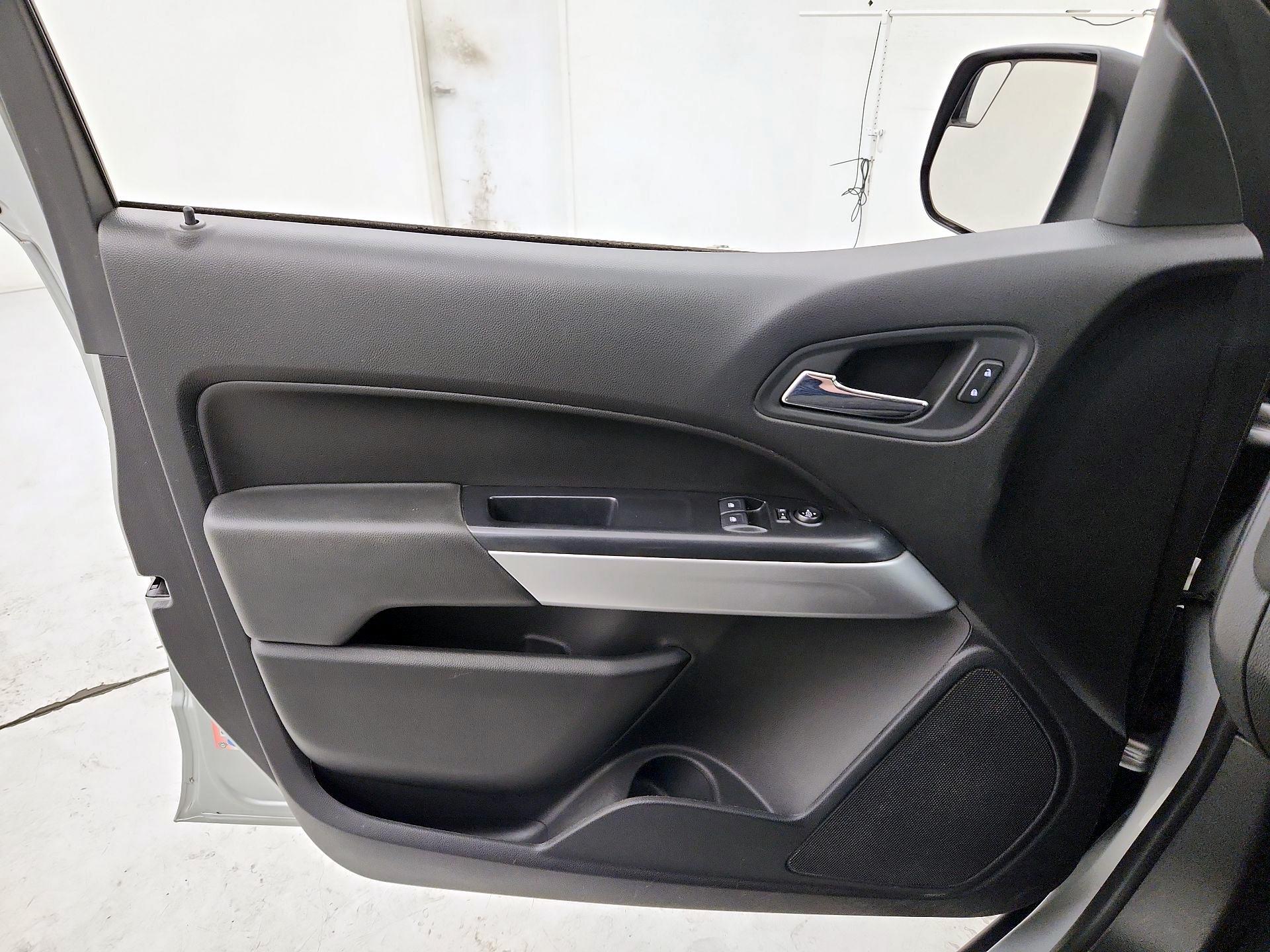 Thumbnail: 2019 Chevrolet Colorado - 12