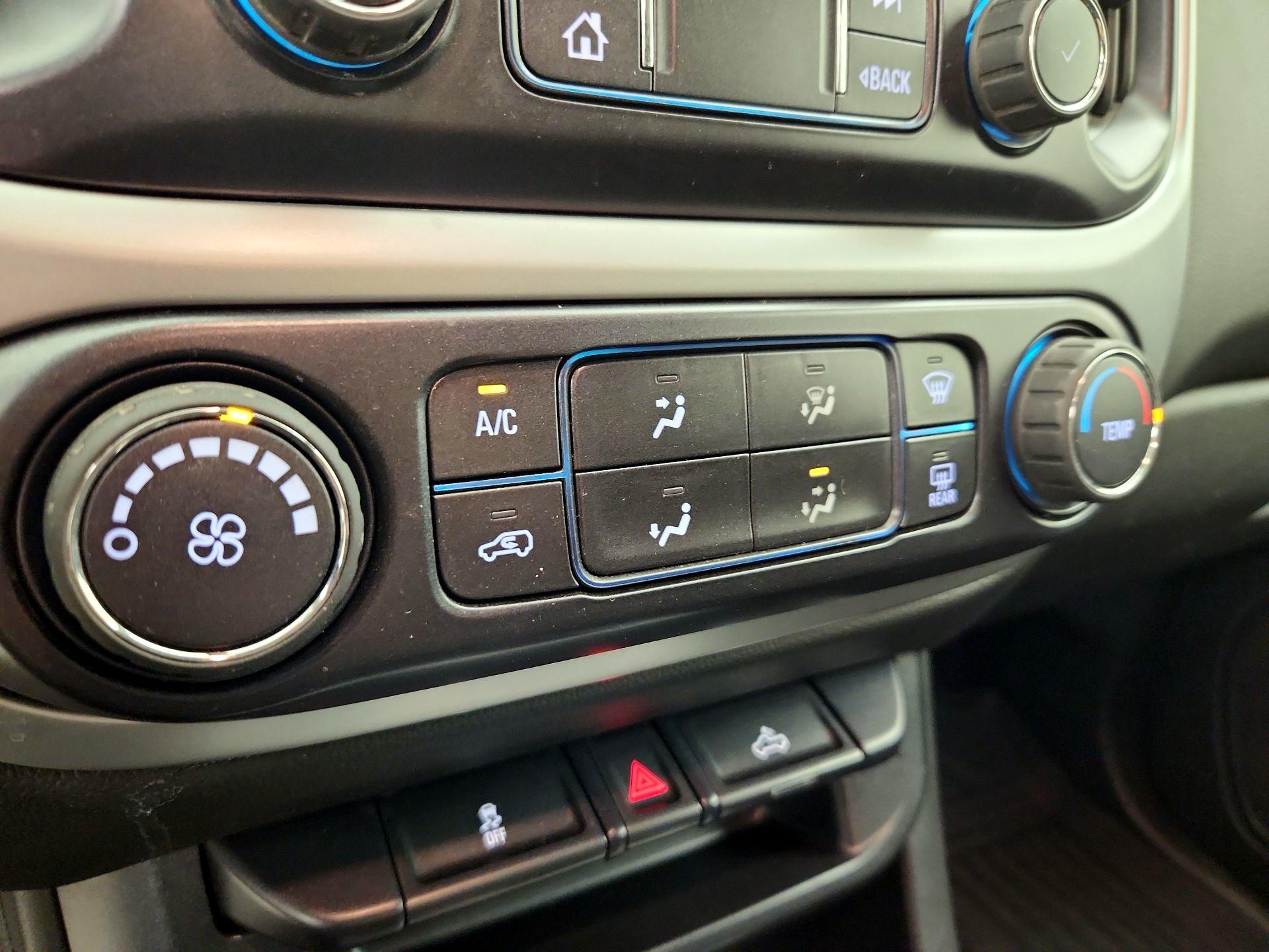 Thumbnail: 2019 Chevrolet Colorado - 16