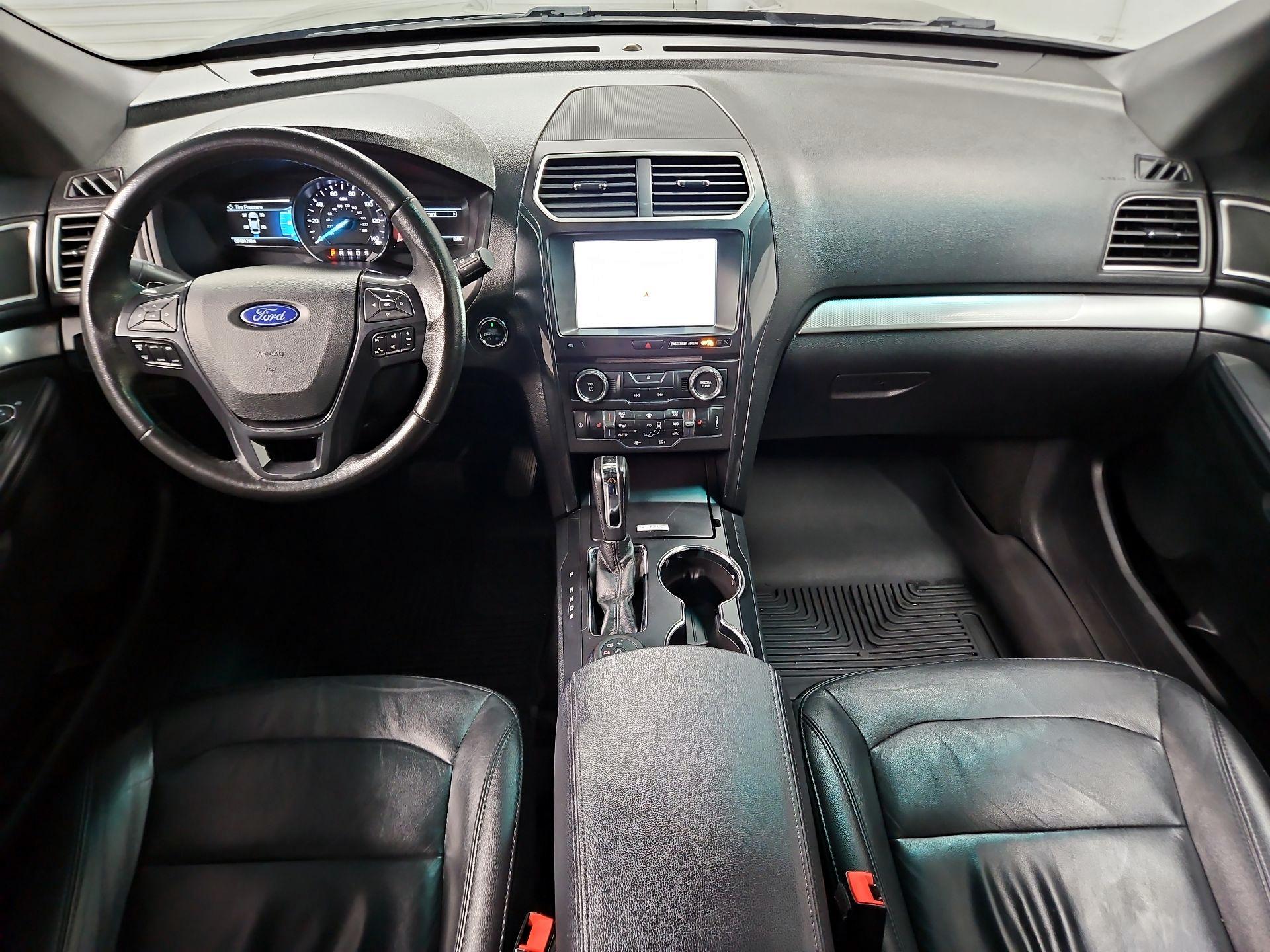 Thumbnail: 2016 Ford Explorer - 9