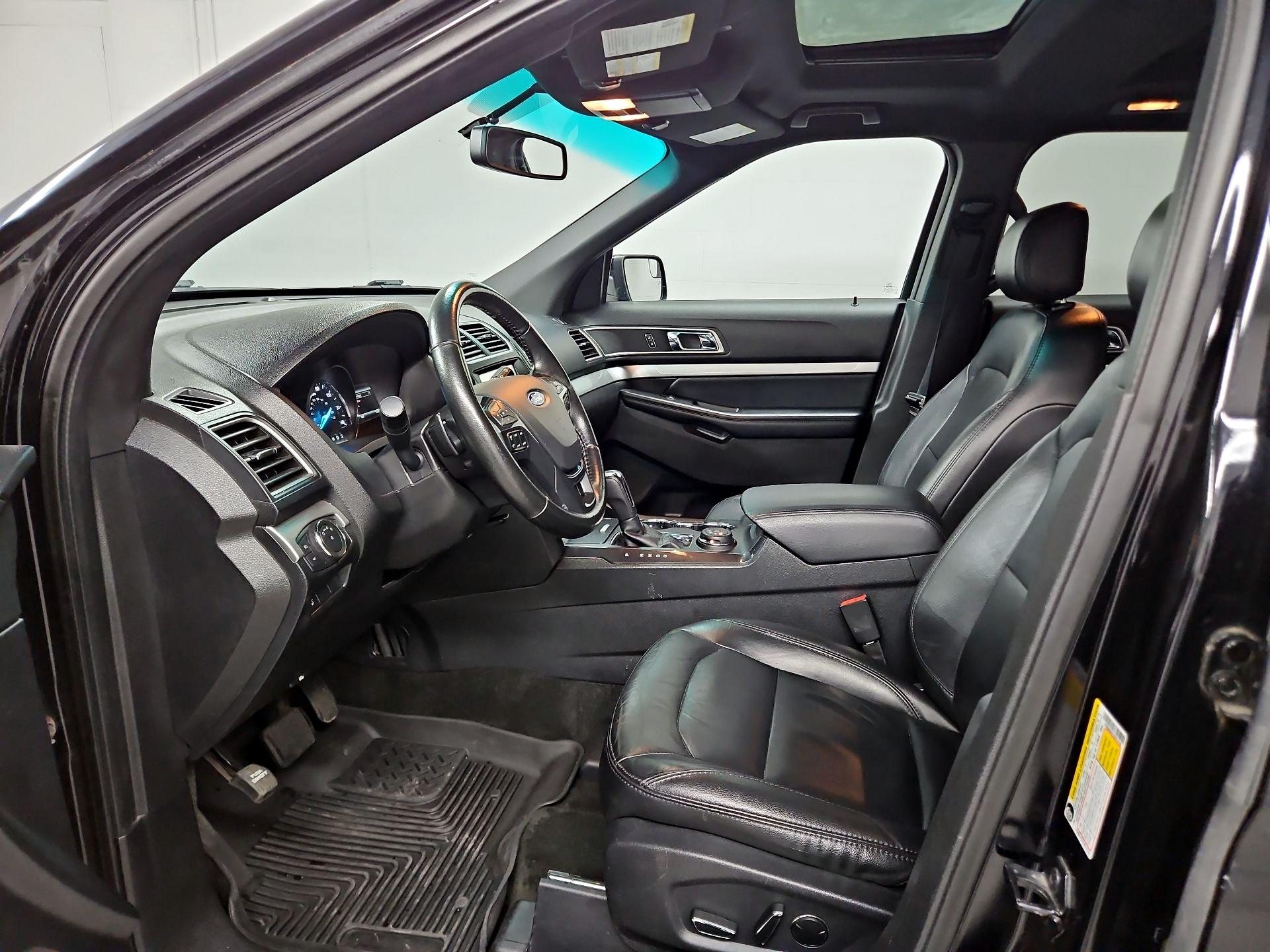 Thumbnail: 2016 Ford Explorer - 11