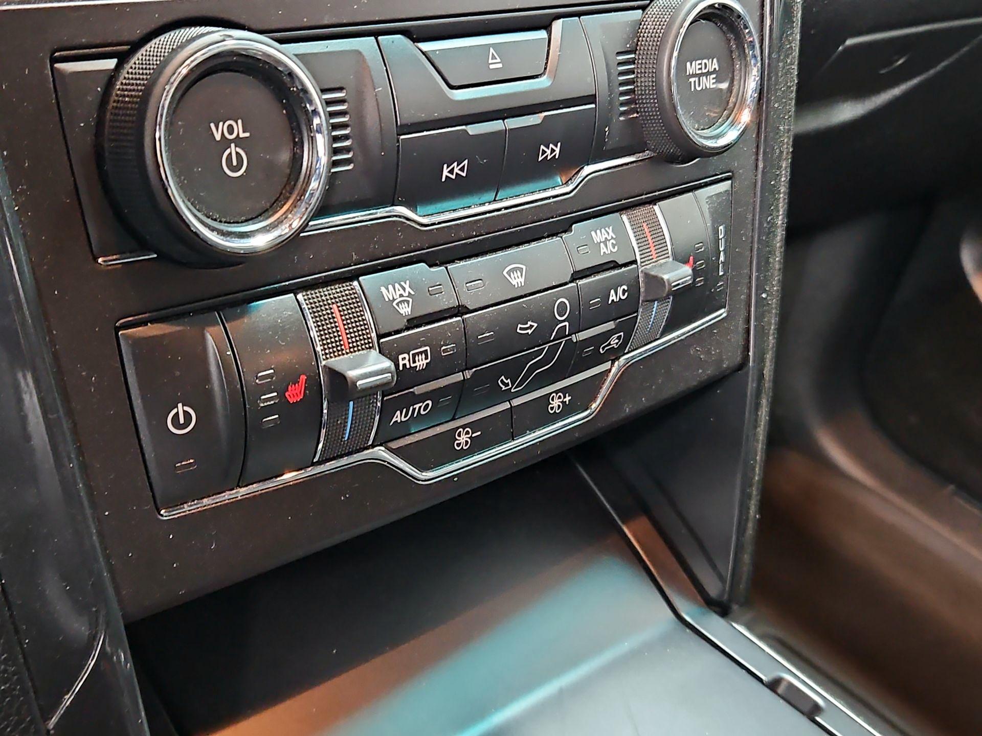Thumbnail: 2016 Ford Explorer - 17
