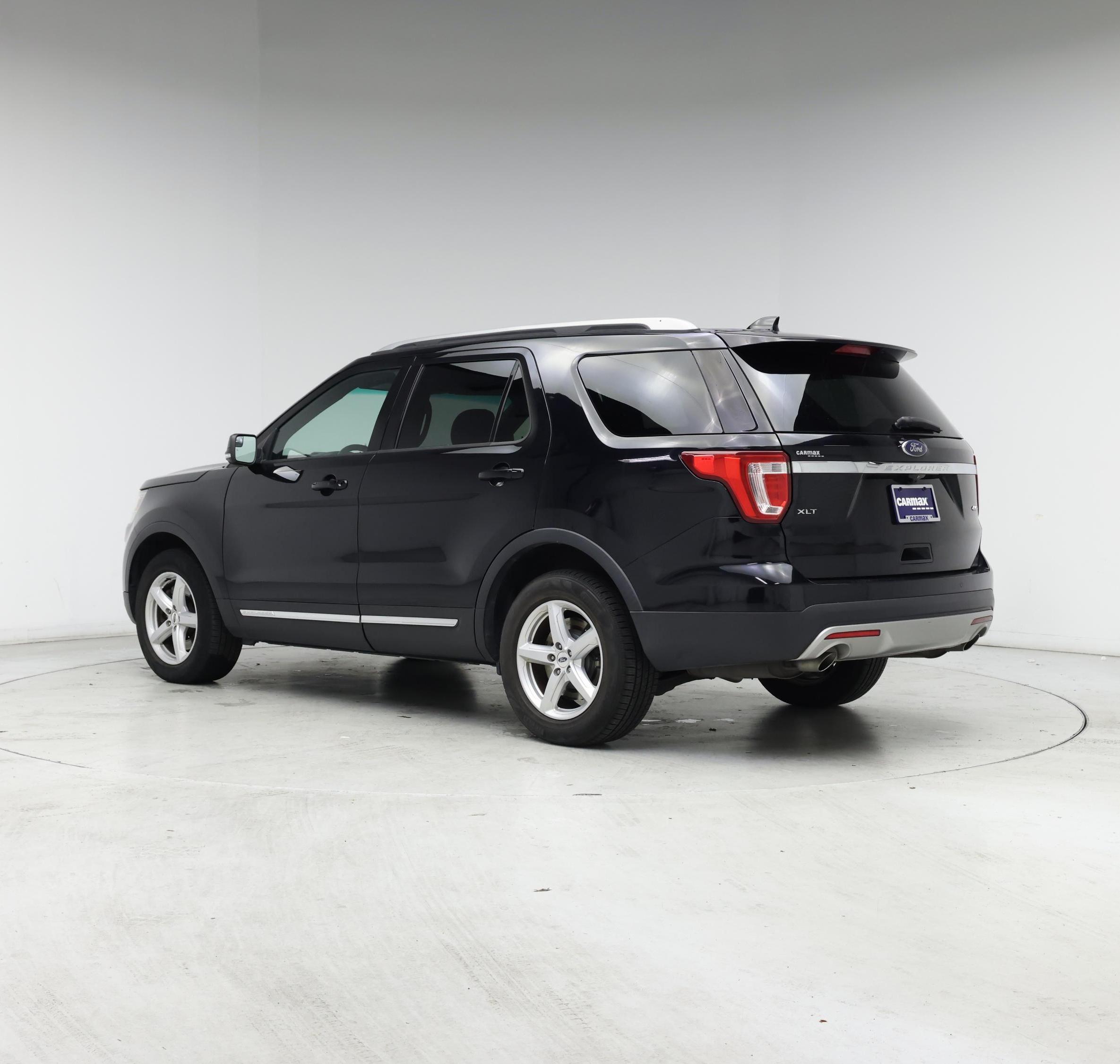Thumbnail: 2016 Ford Explorer - 2