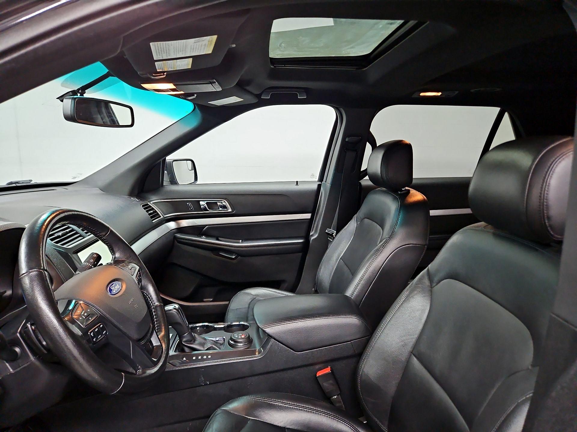 Thumbnail: 2016 Ford Explorer - 20