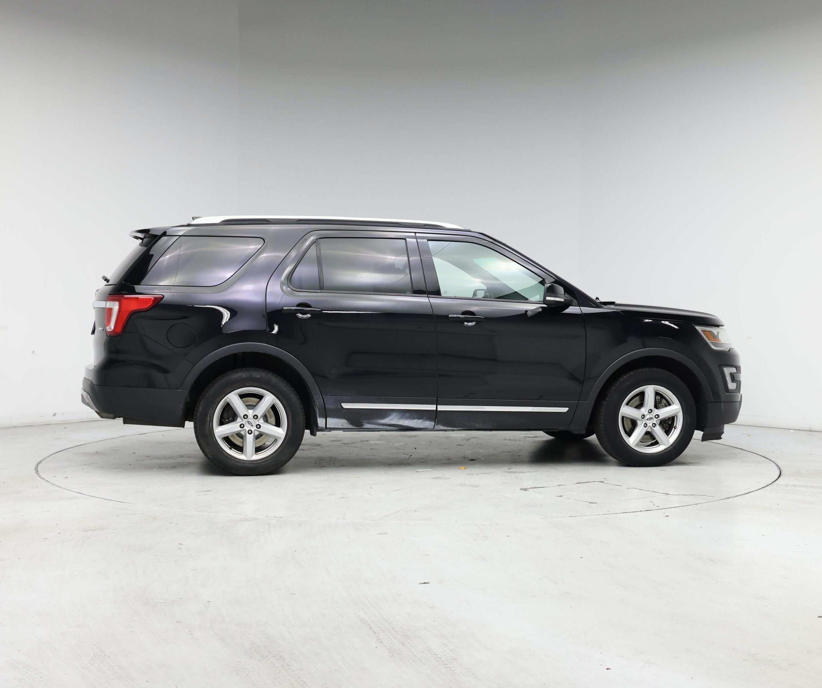 Thumbnail: 2016 Ford Explorer - 7