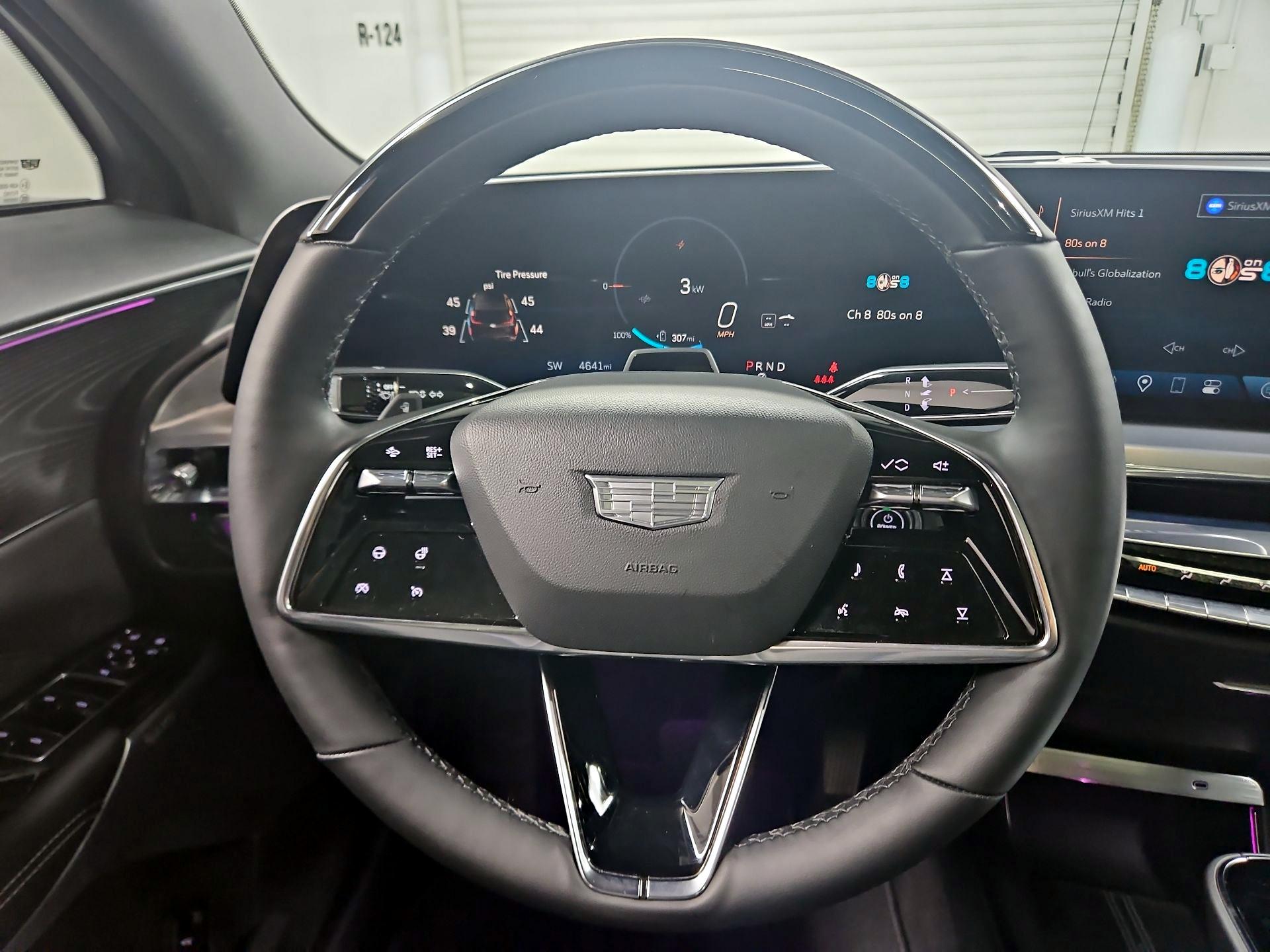 Thumbnail: 2024 Cadillac Lyriq - 10