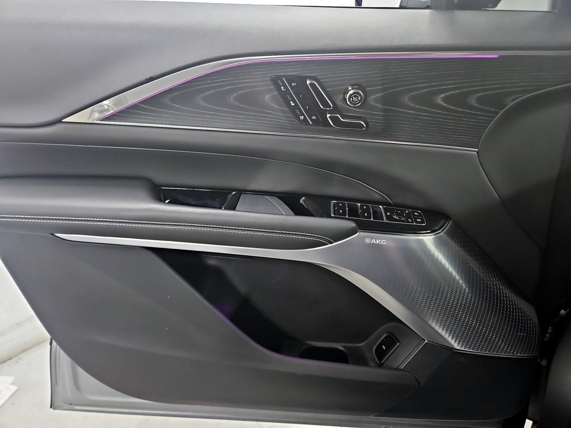 Thumbnail: 2024 Cadillac Lyriq - 12