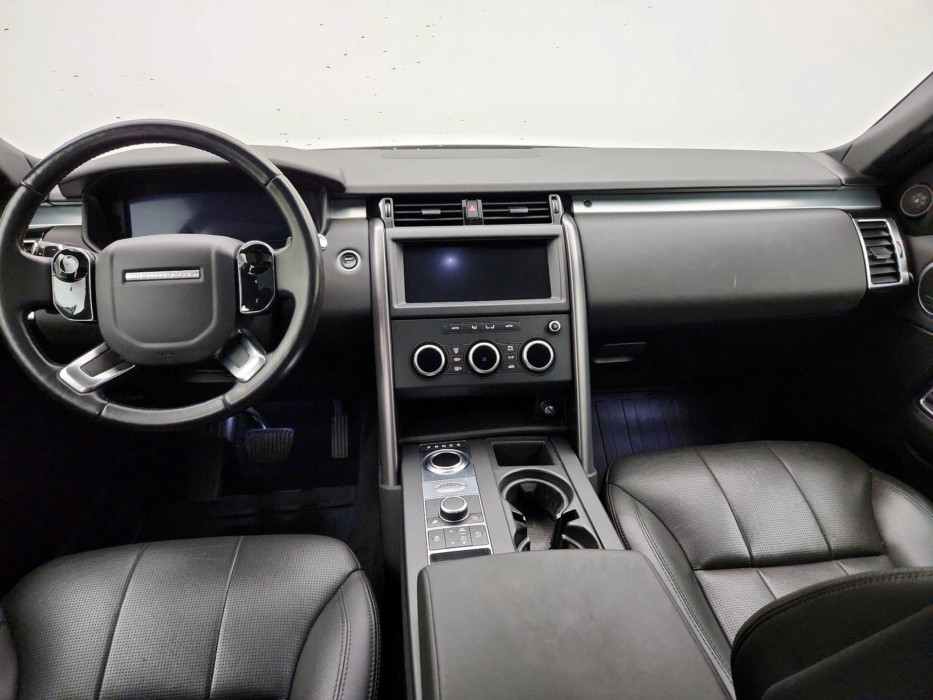 Thumbnail: 2020 Land Rover Discovery - 9