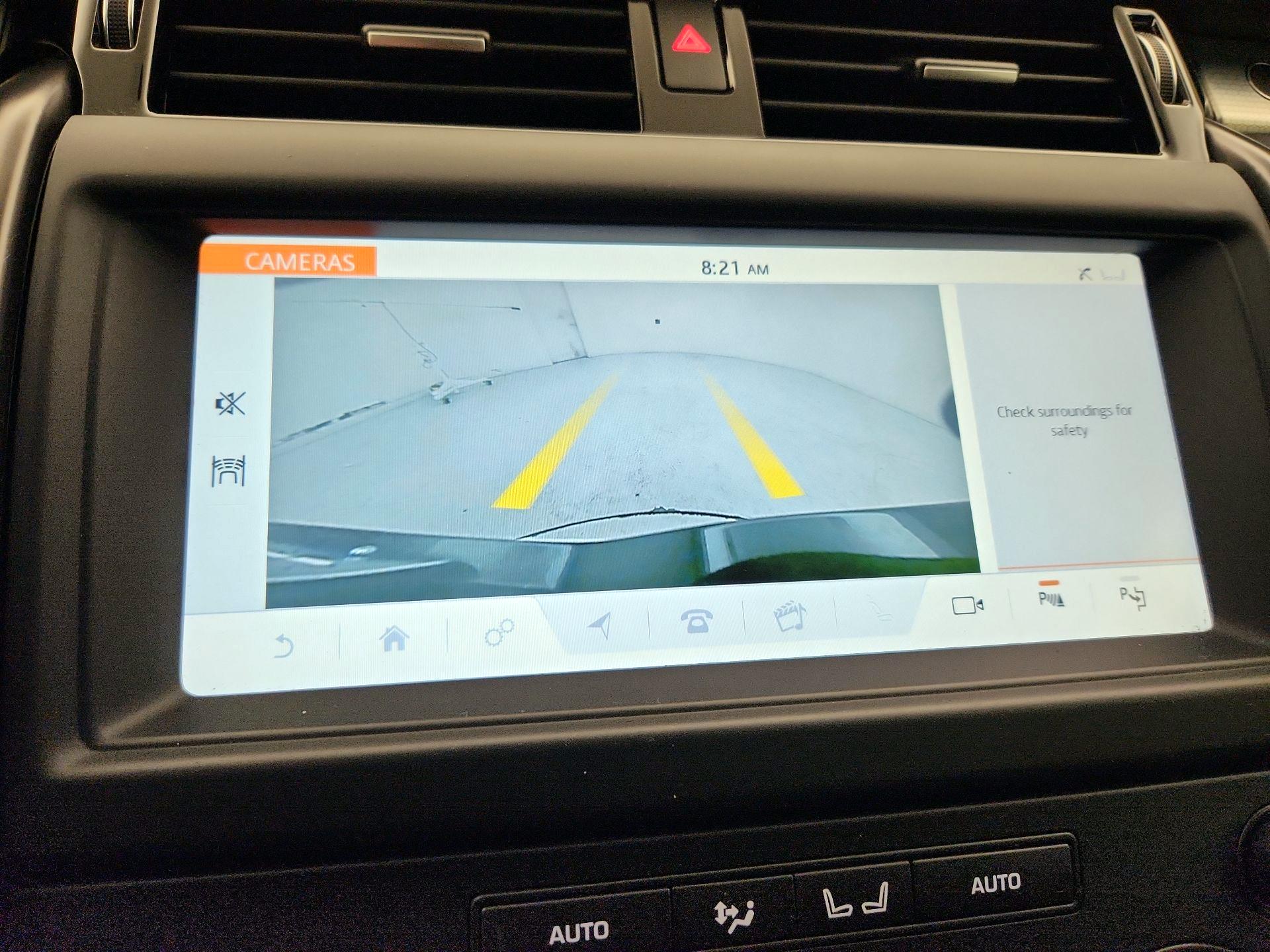 Thumbnail: 2020 Land Rover Discovery - 14