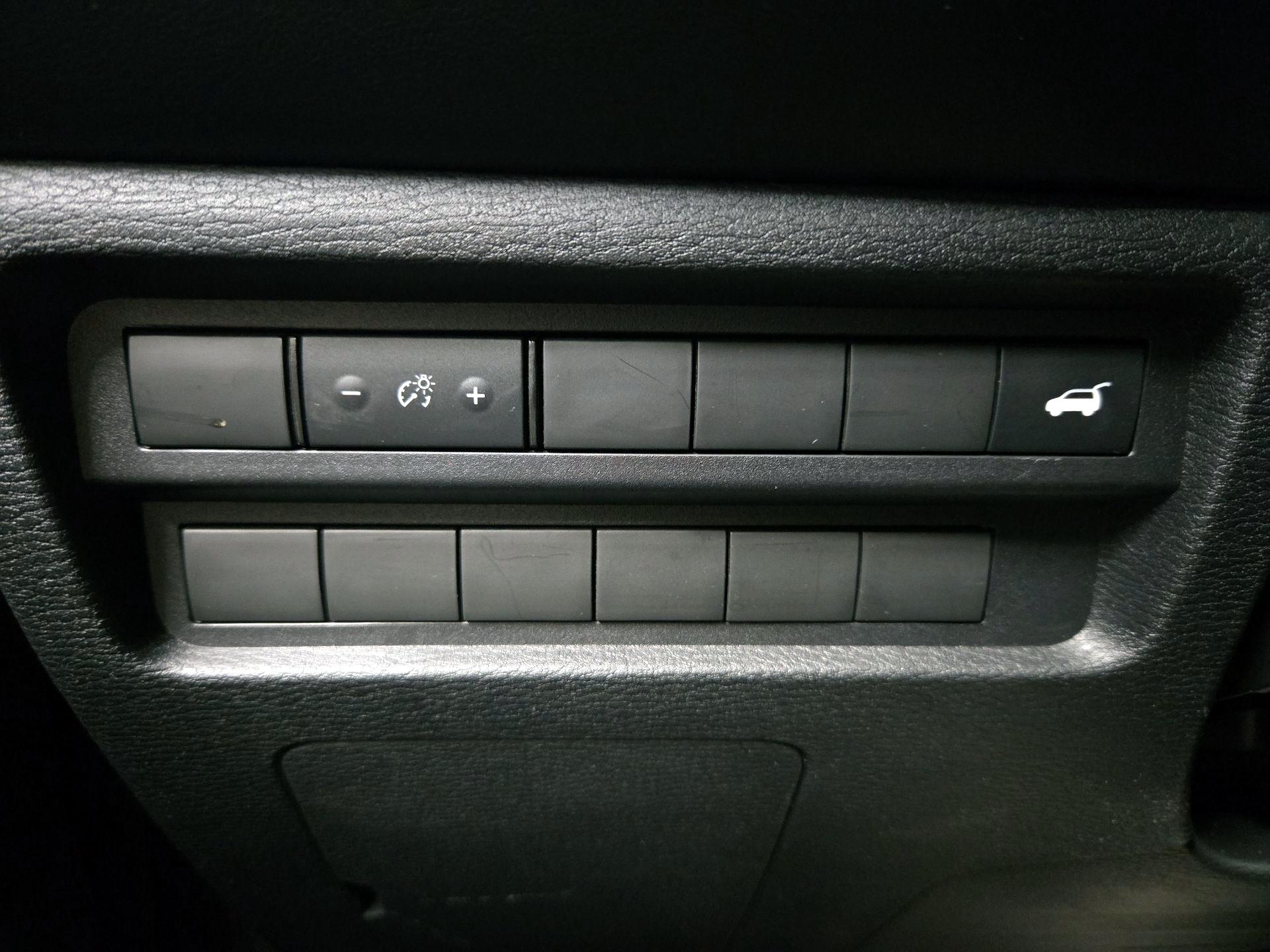 Thumbnail: 2024 Mitsubishi Outlander - 13